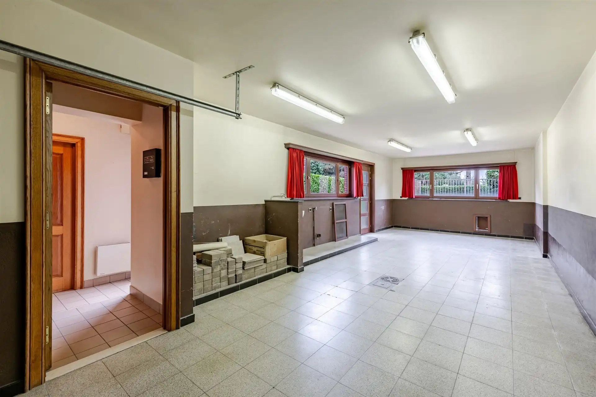 Halfopen bebouwing met 3 slaapkamers en ruime garage foto 17