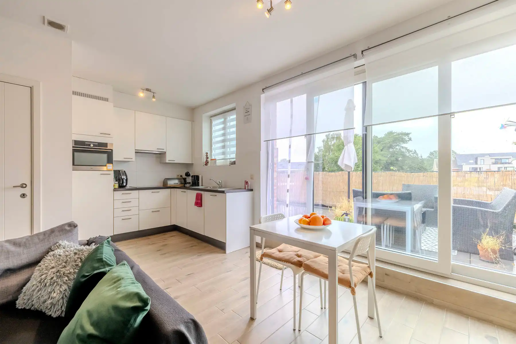 App (label A) met 2 slpk, ruim terras en carport foto 8