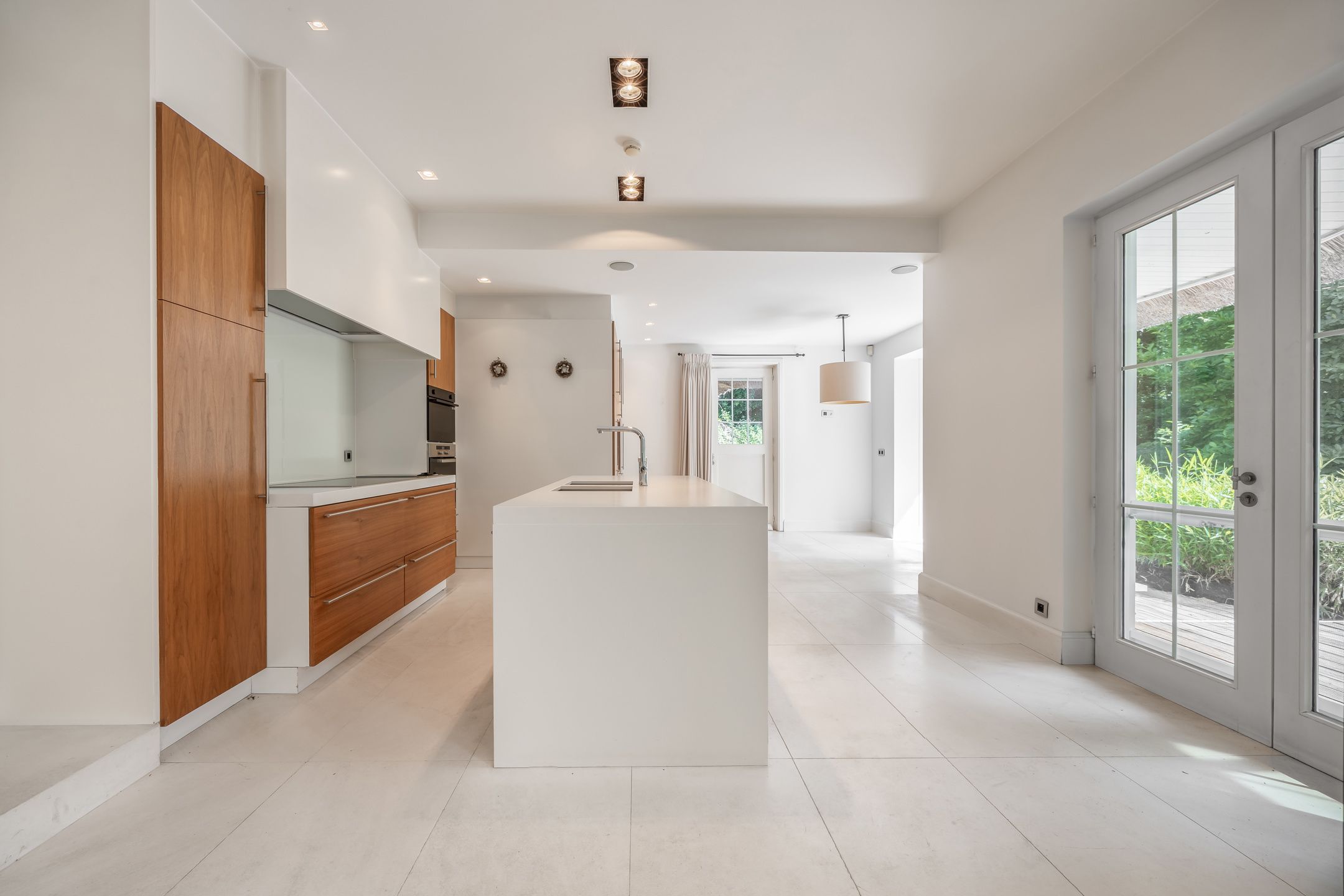Instapklare villa op een riant perceel van 3.750 m² foto 11