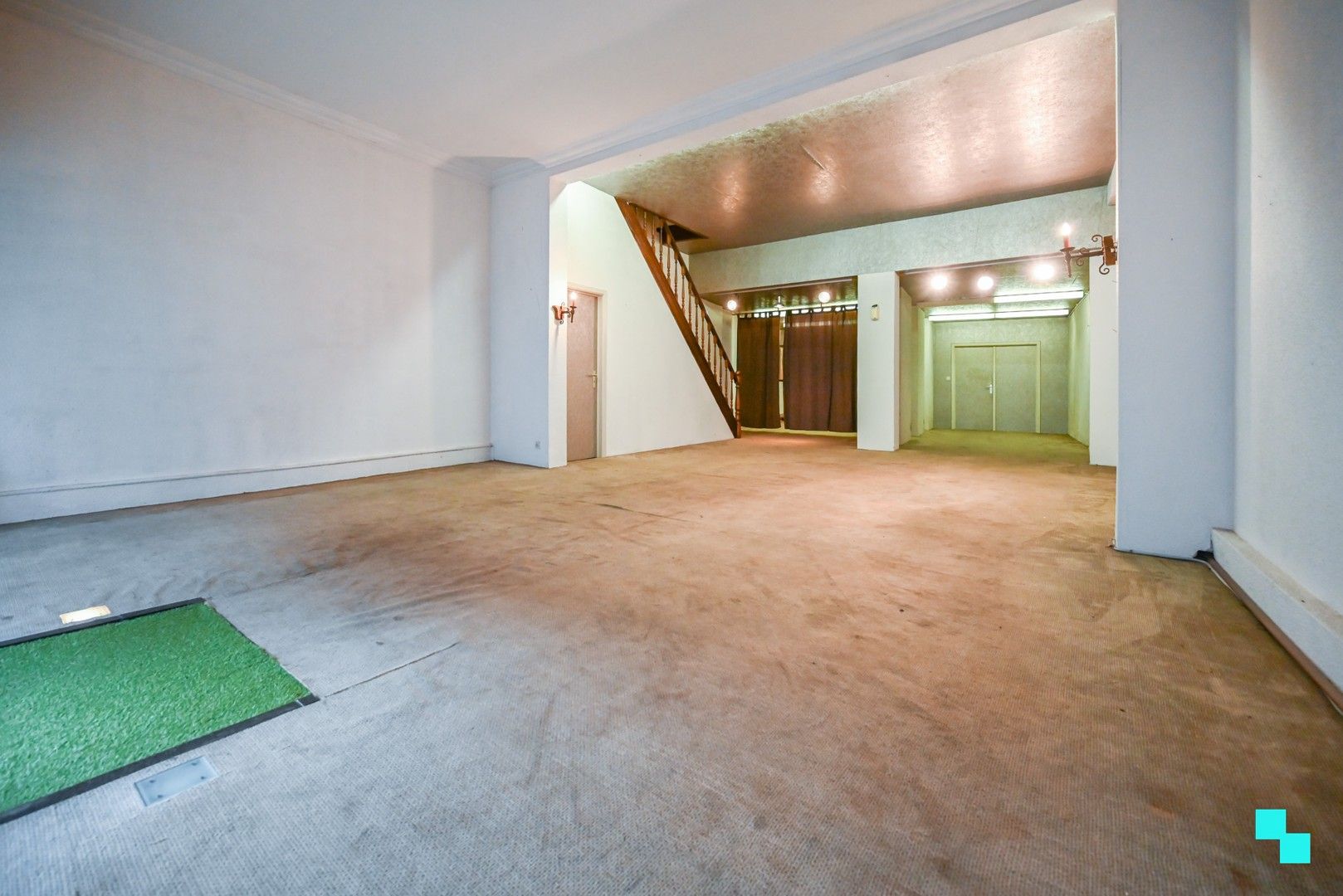 Ruime woonst met tal van mogelijkheden nabij centrum Izegem foto 10