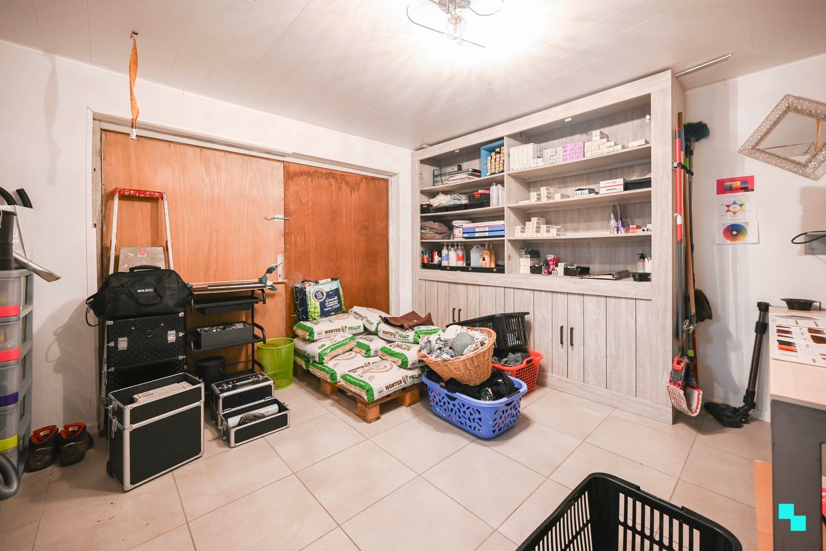 Ruime, gerenoveerde woning nabij centrum Oostrozebeke foto 15