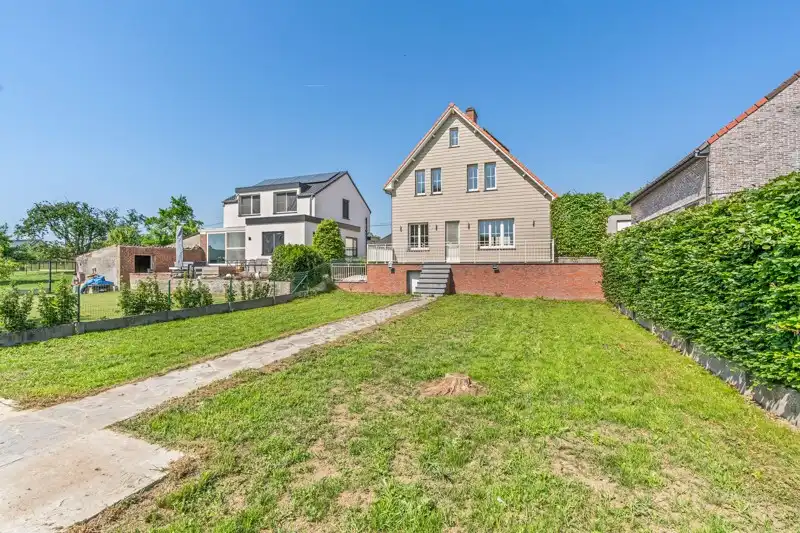 Stijlvolle, landelijke woning met 3 slaapkamers, garage en tuin foto 3