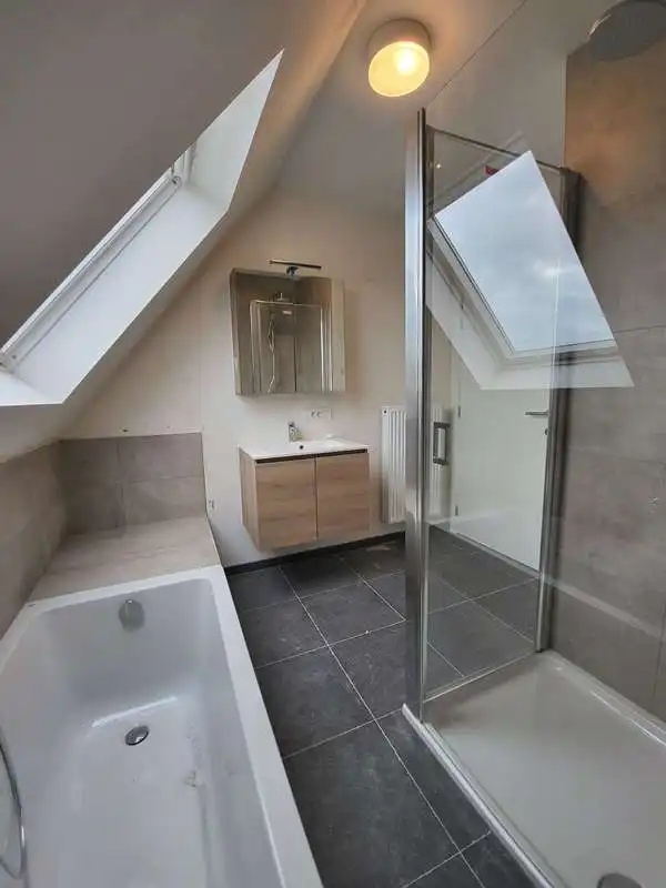Duplex met 3 slaapkamers, Terras en Autostandplaatrs te huur in Zedelgem foto 6