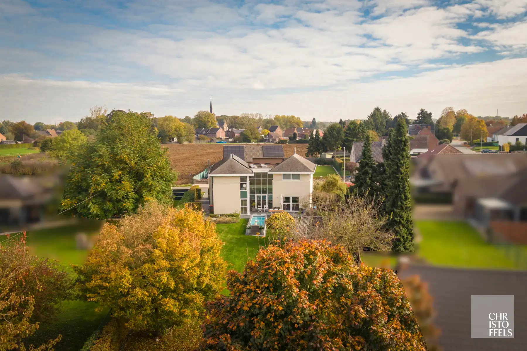 Uitzonderlijke villa van 320m2 gelegen in het pittoreske Leut, op een boogscheut van de Maas! foto 3