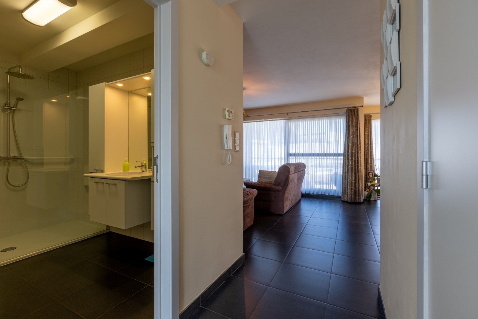 Gezellig, instaplaar app met 2 slk, terras en autostaanplaats foto 12