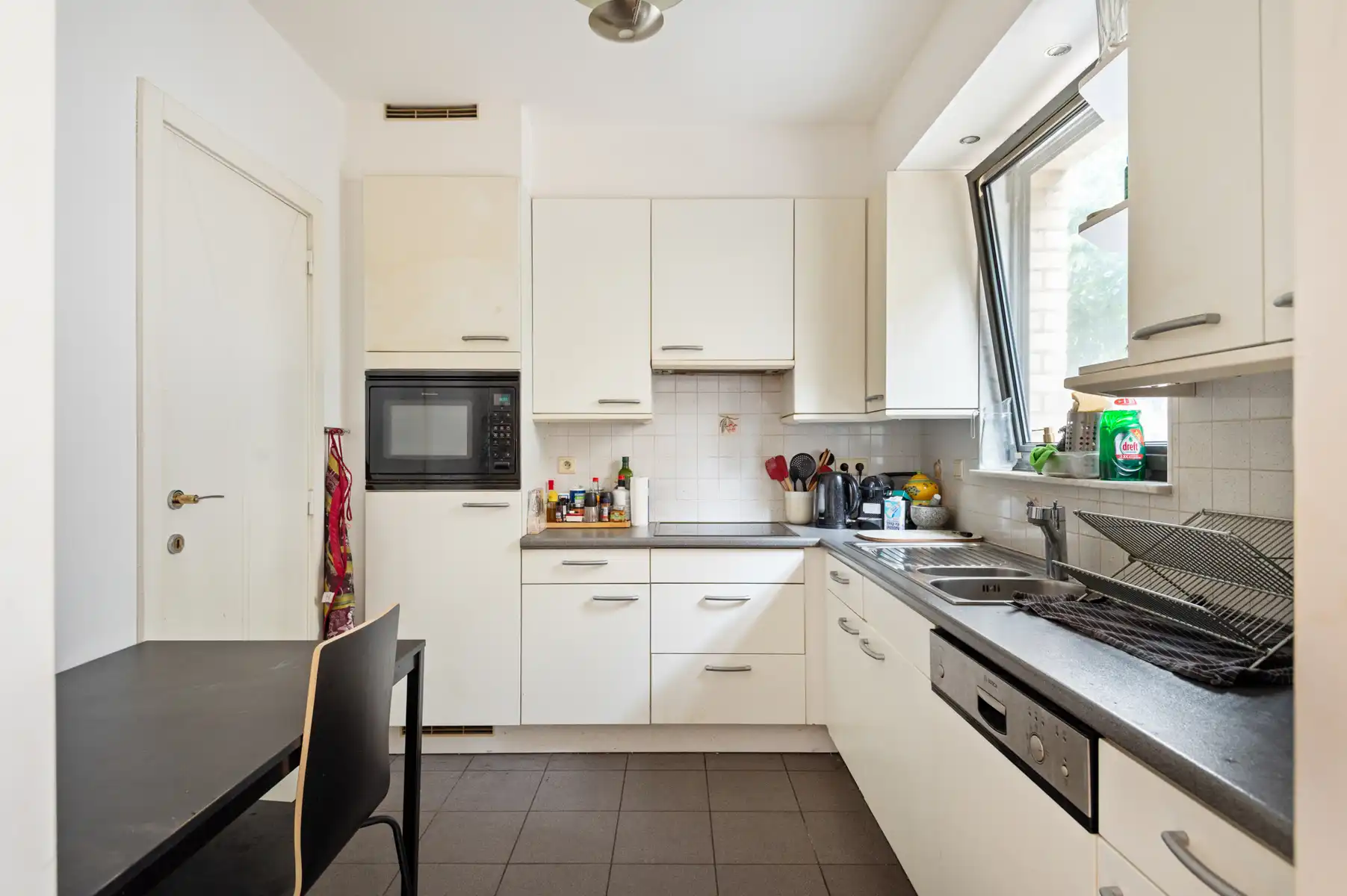 Wonen in de Nationalestraat, met terras en autostaanplaats foto 4