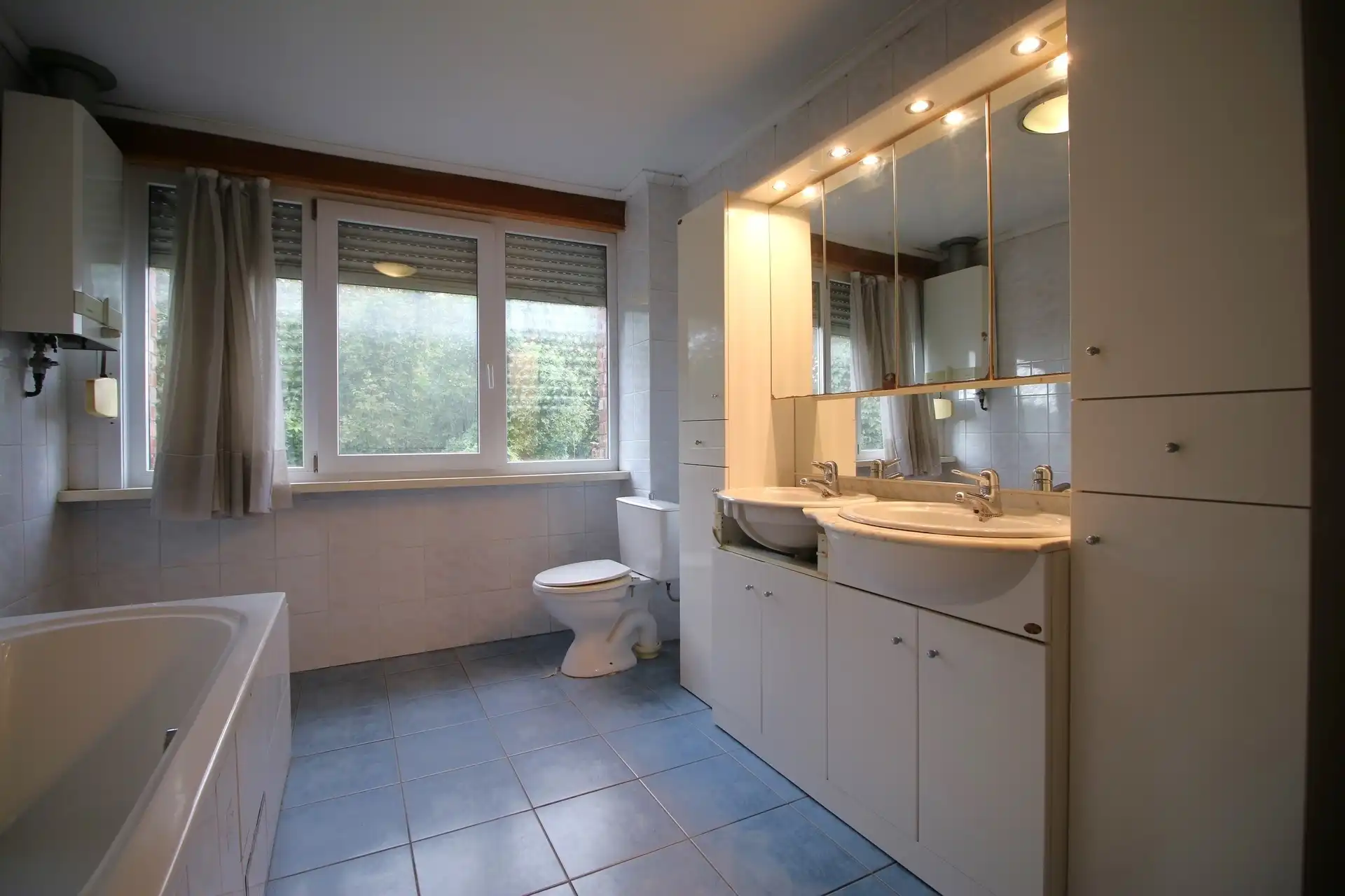 Te renoveren woning met 4 slaapkamers foto 16