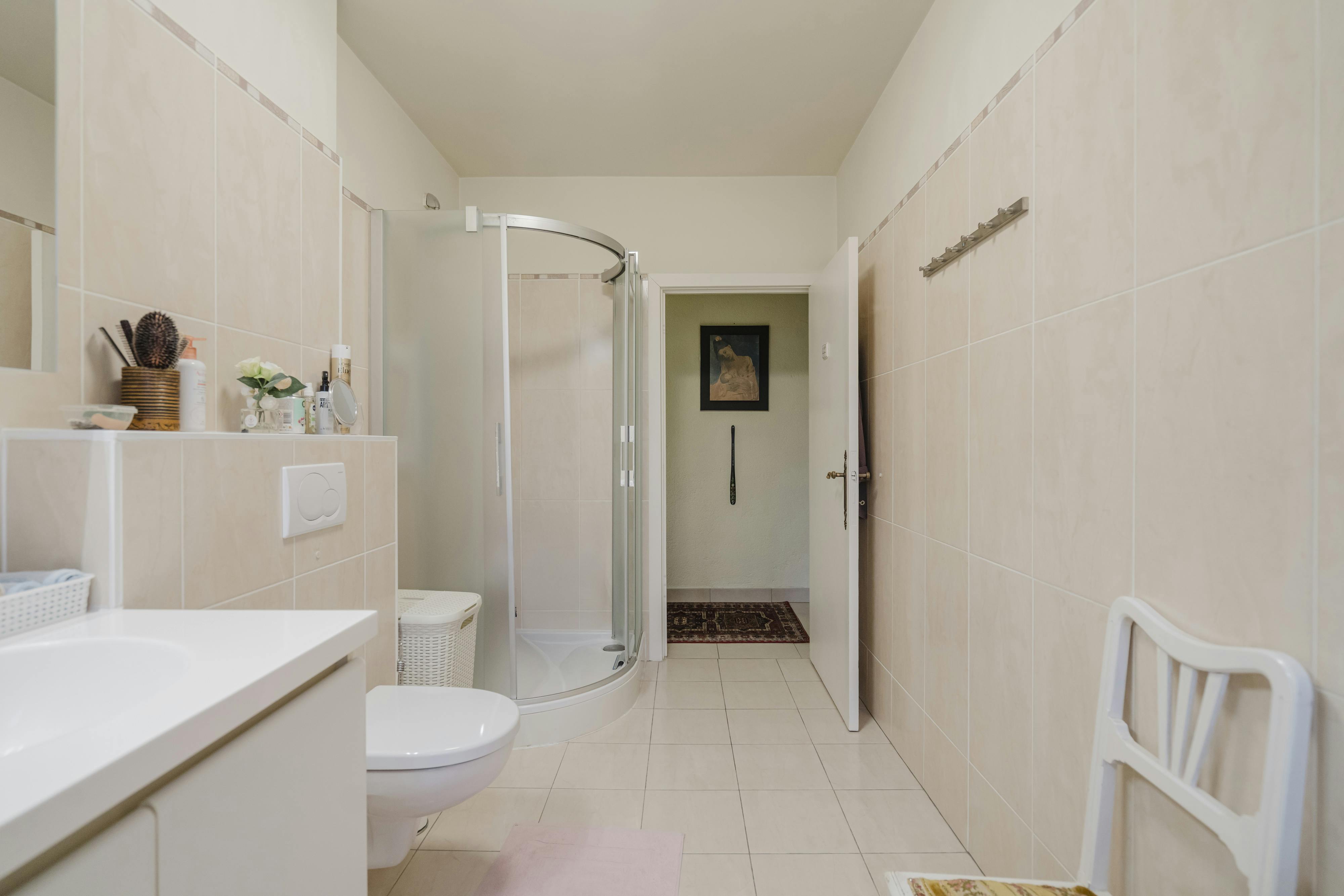 Ruim 3-slaapkamerappartement in centrum Kortrijk foto 15