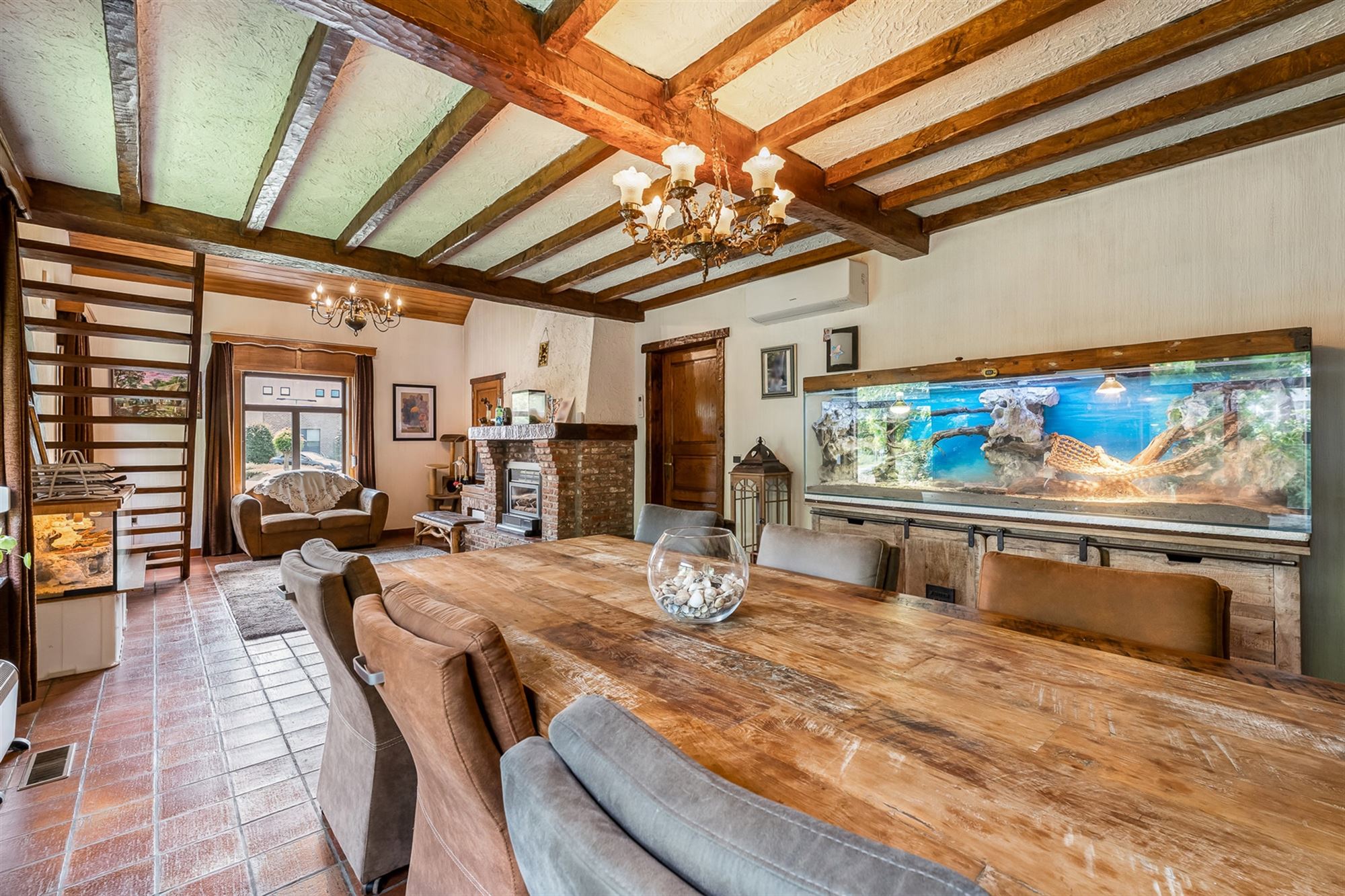 WONING MET POTENTIEEL (243M²) MET 4 SLAAPKAMERS EN RUIME TUIN (13A22CA) TE BERINGEN foto 5