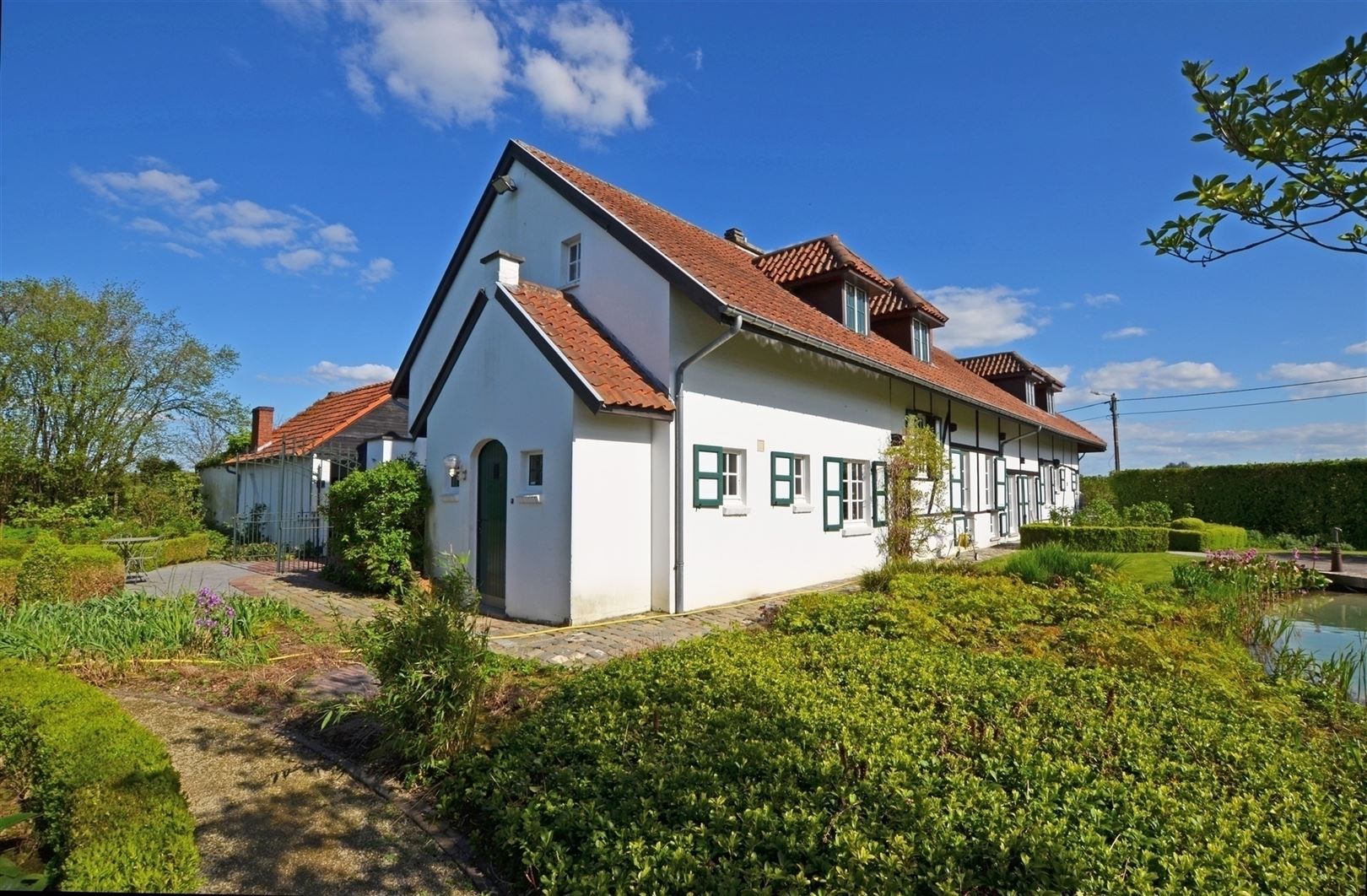 Landelijk gelegen vierkantshoeve op ±1.4Ha foto 5