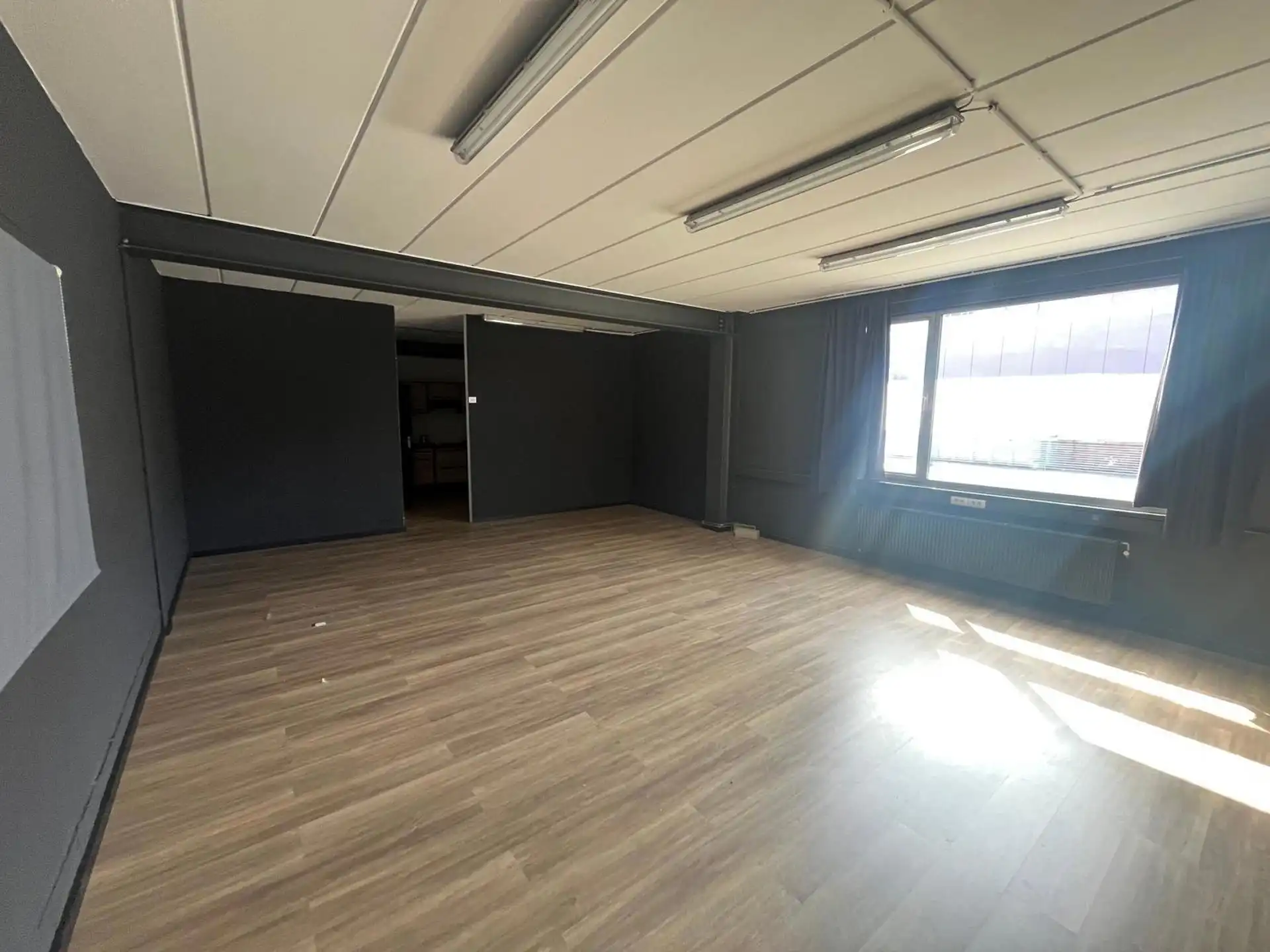 Wommelgem: 1.008 m² magazijn met mezzanine en kantoor foto 10
