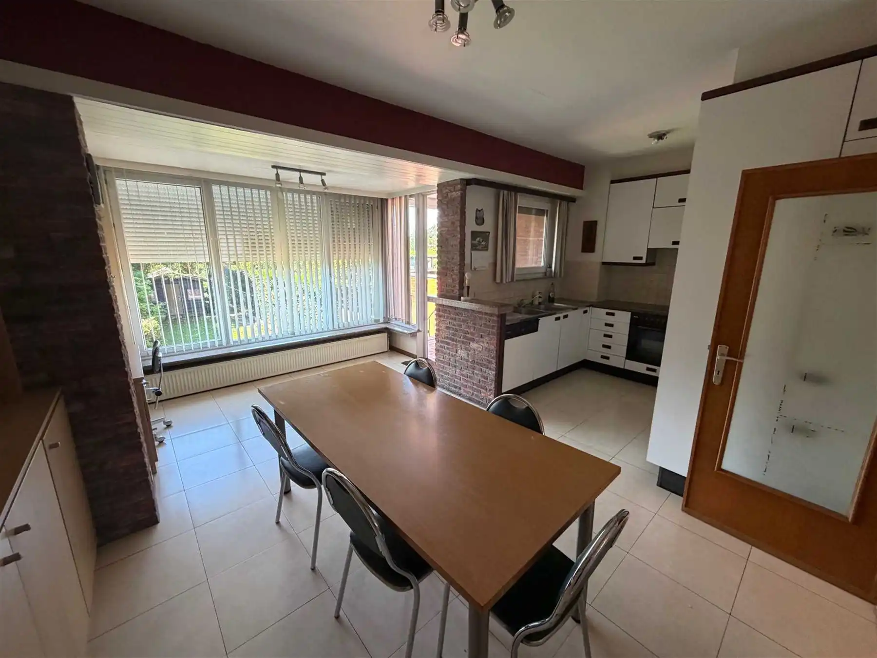 Bel-etage met 3 slk, ruime leefruimte en grote tuin. foto 6