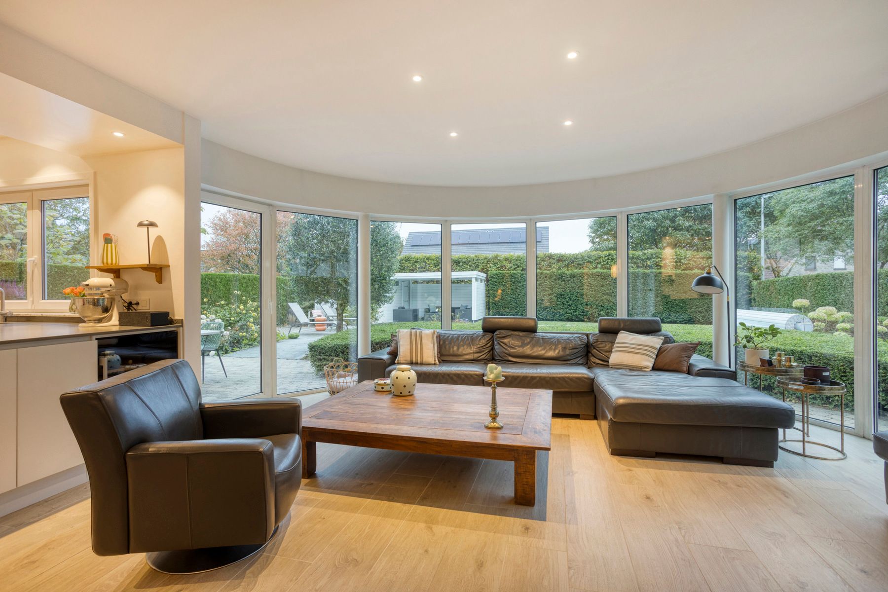 Modern gerenoveerde energiezuinige villa & verwarmd zwembad foto 10