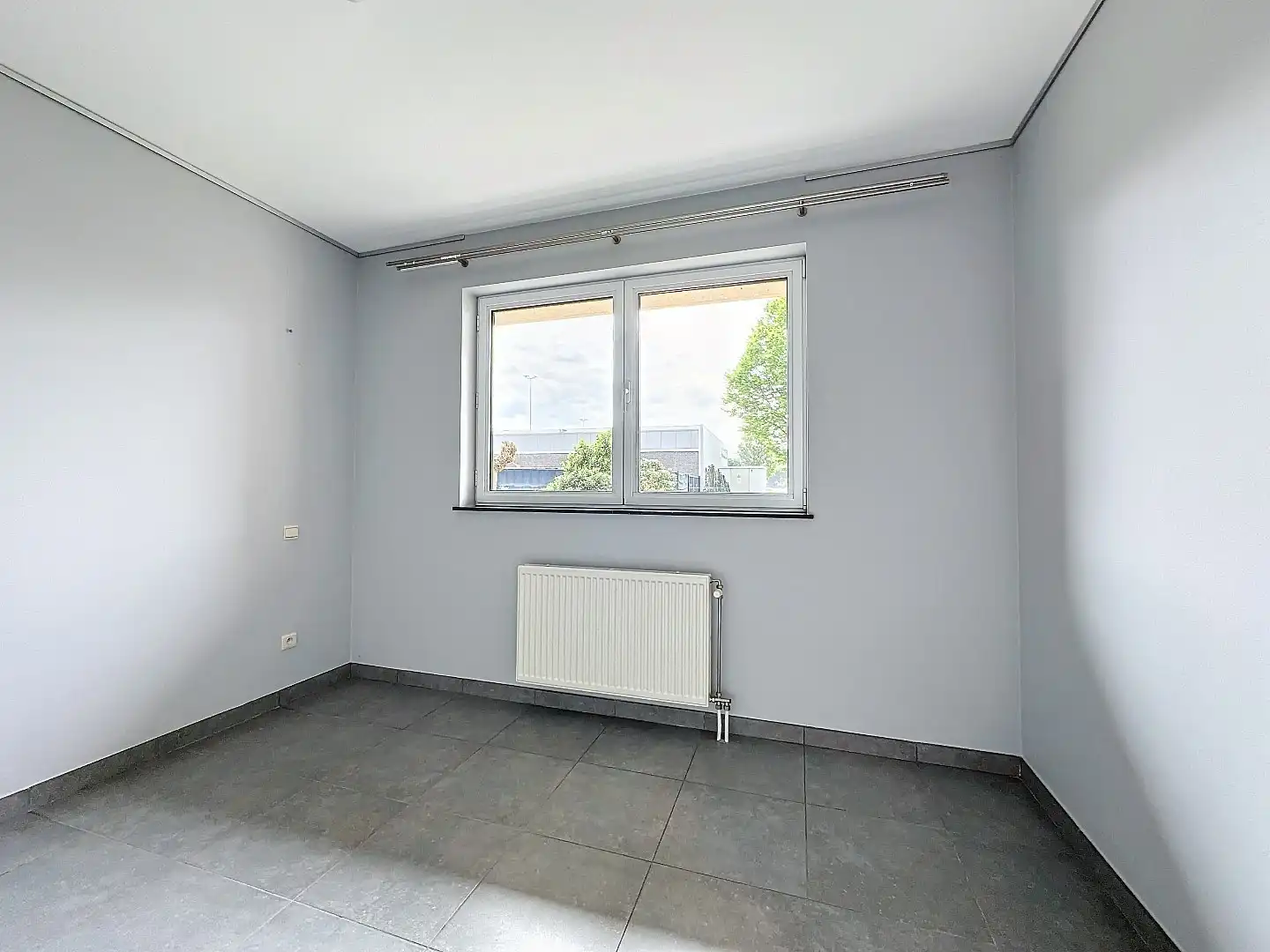 Instapklaar appartement met terras en garagebox! foto 8