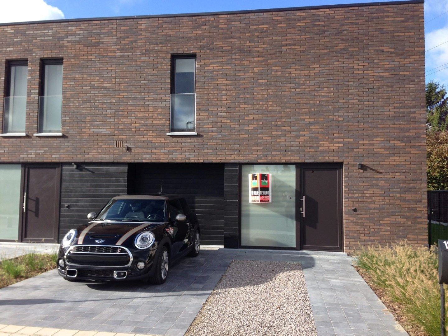 Modern afgewerkte en instapklare woning foto {{pictureIndex}}