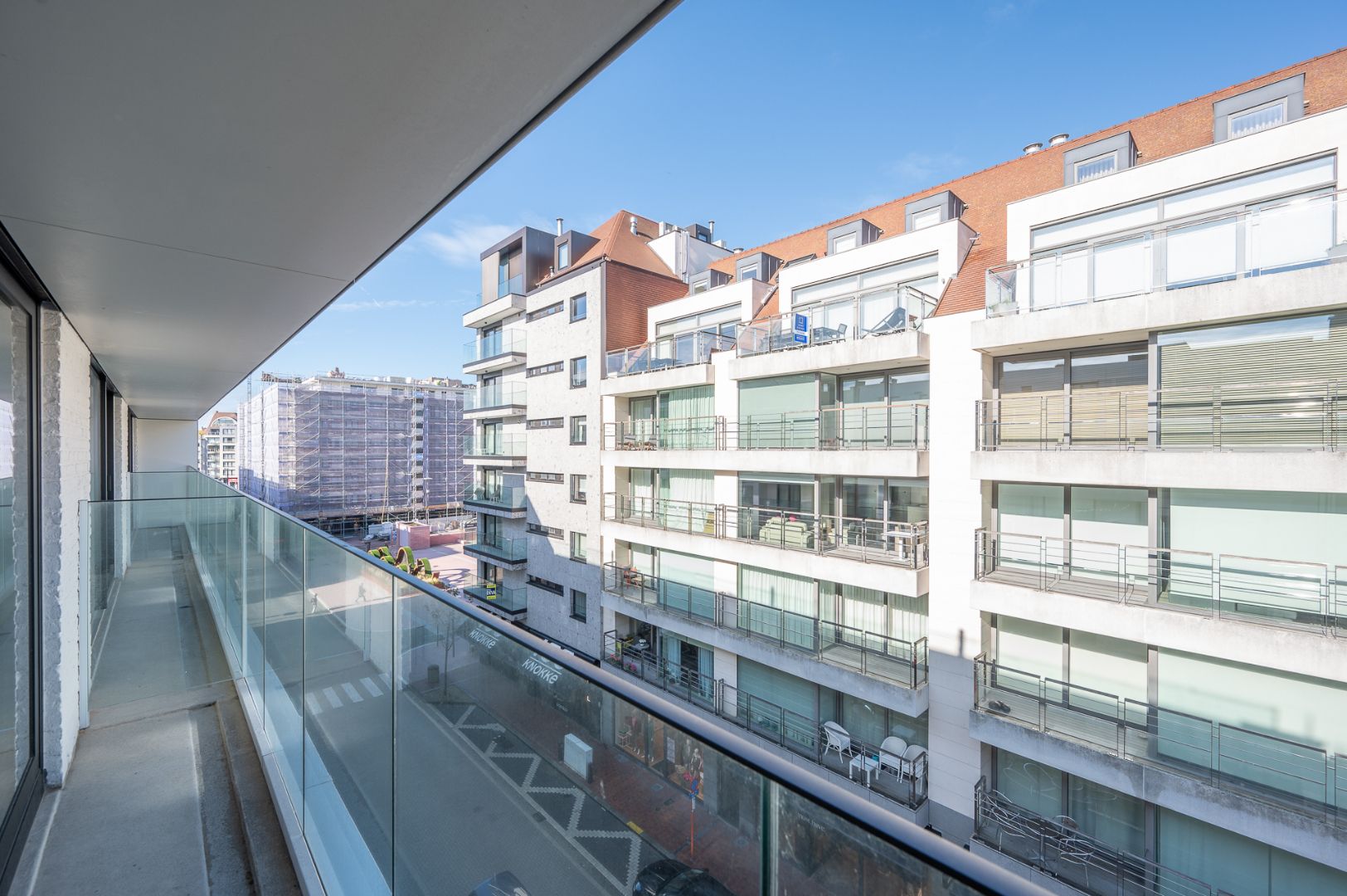 Instapklaar appartement met twee slaapkamers gelegen op de bruisende Kustlaan nabij het Lichttorenplein foto 7