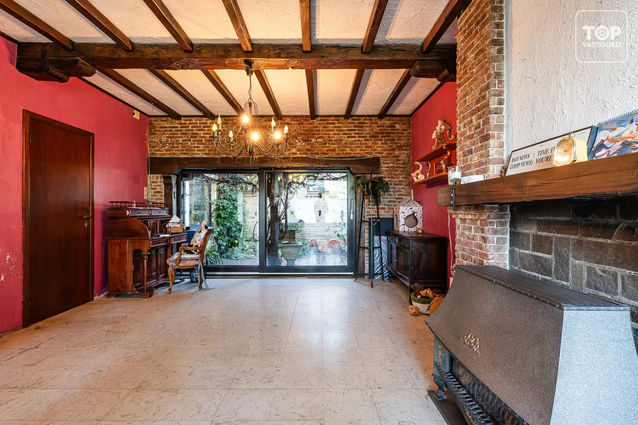 Ontdek deze te renoveren woning met 4 slaapkamers te Mariakerke! foto 5