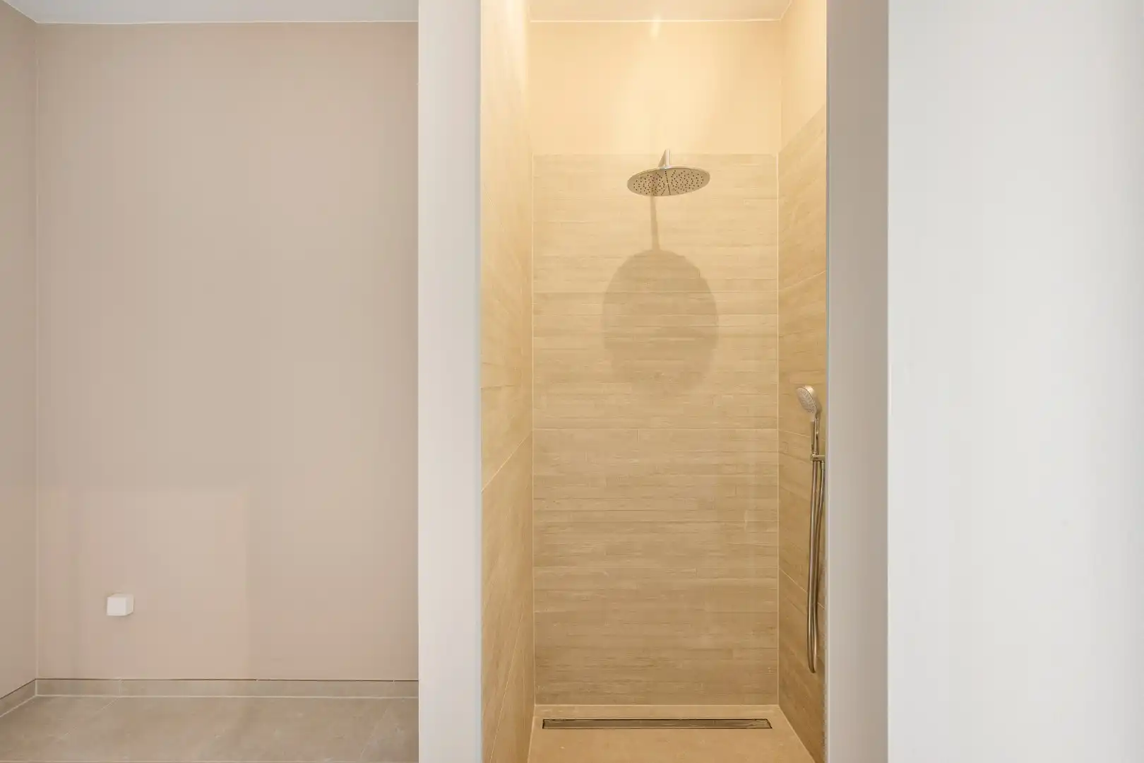 Nieuwbouwappartement met 3 slaapkamers en 2 badkamers, zonneterras en overdekte parking in Beselare foto 10