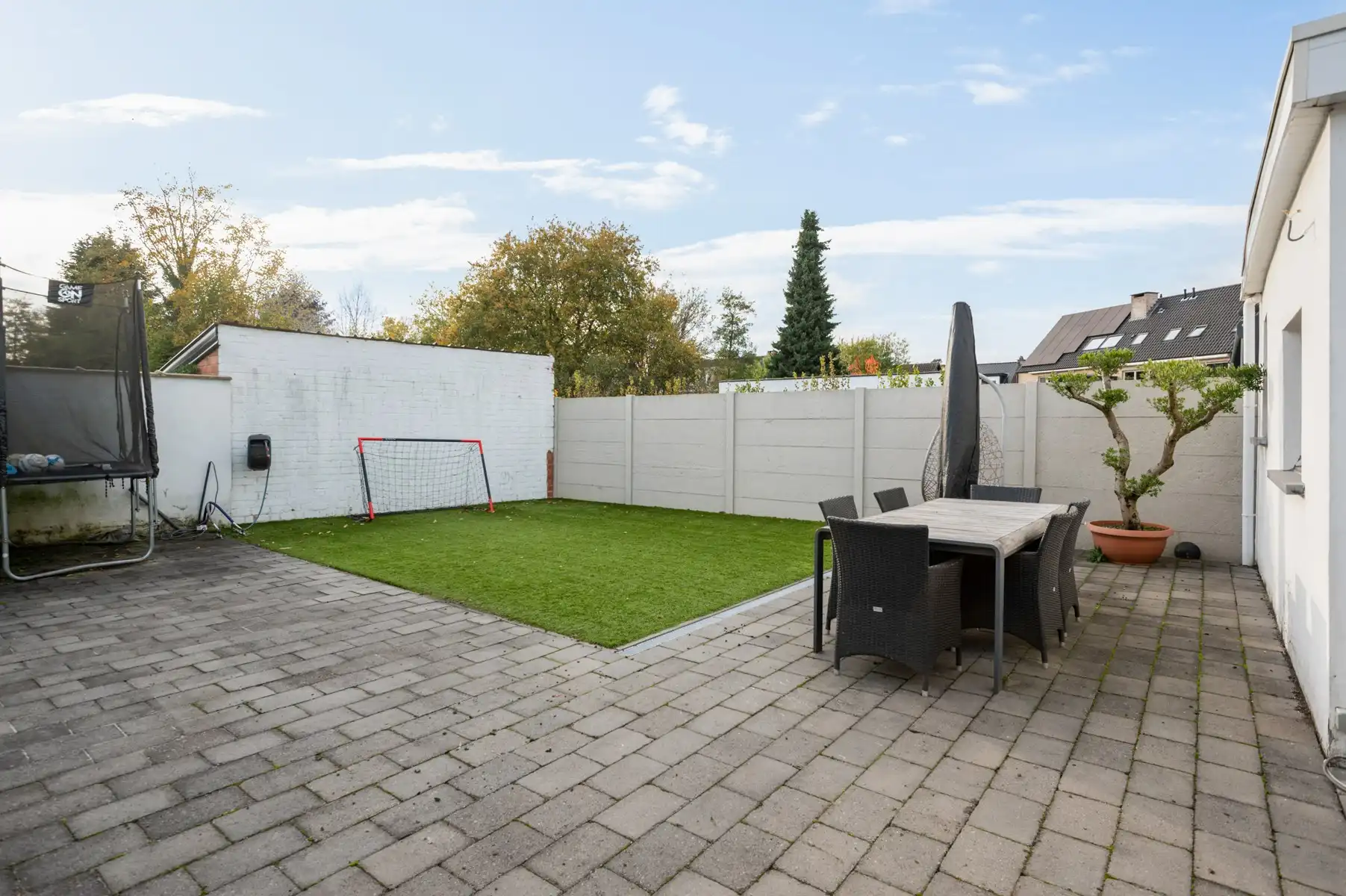 Ruime woning op toplocatie foto 29