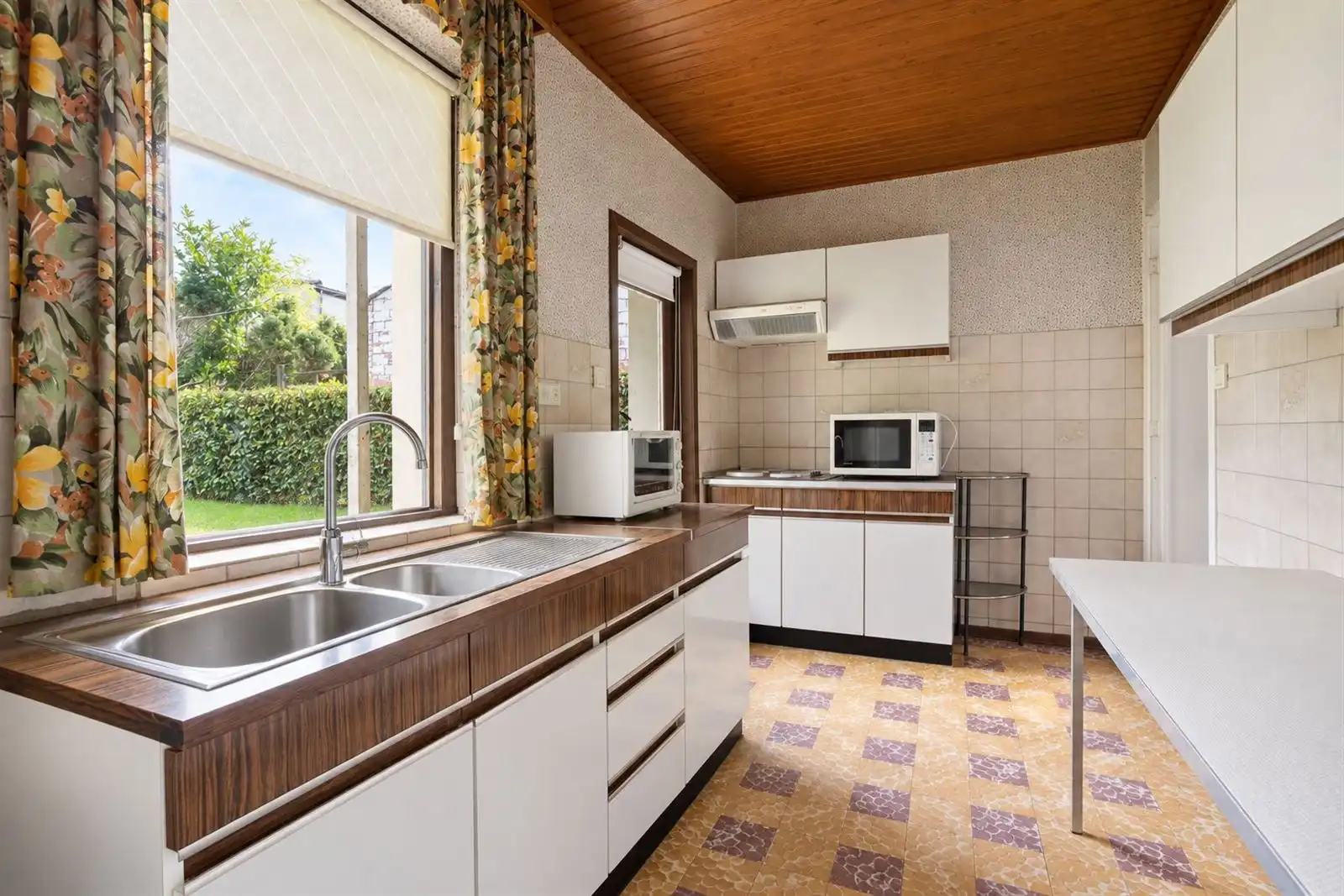 Gezellige, te renoveren, woning met aangename tuin foto 10