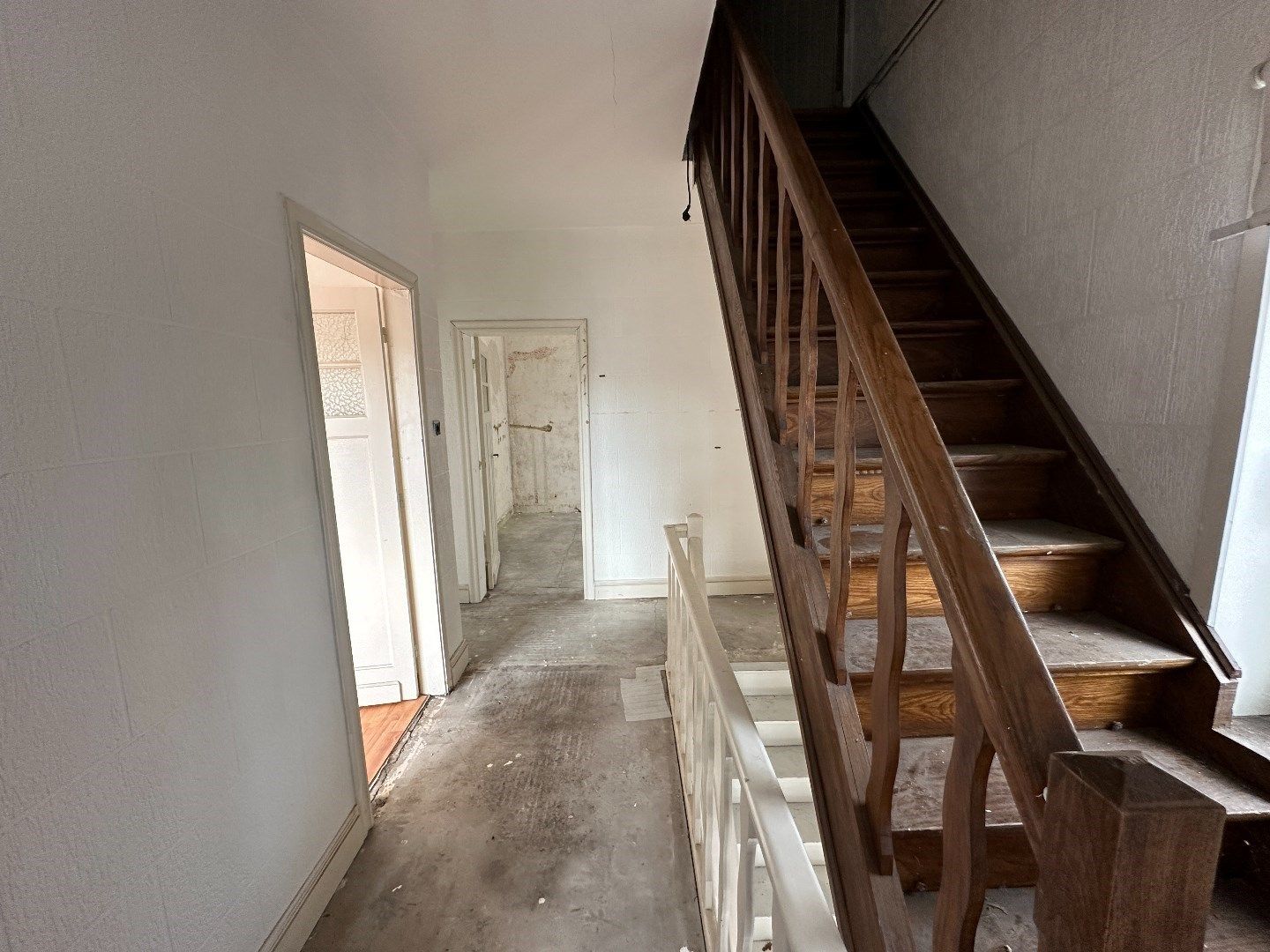 Te renoveren vrijstaande woning met 400m² Magazijn op 7a85ca perceel foto 9