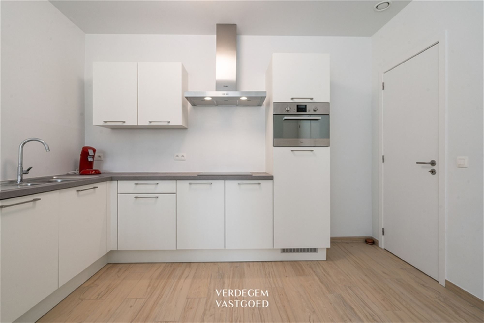 Instapklaar gelijkvloers appartement met ondergrondse autostaanplaats in rustige omgeving foto 6