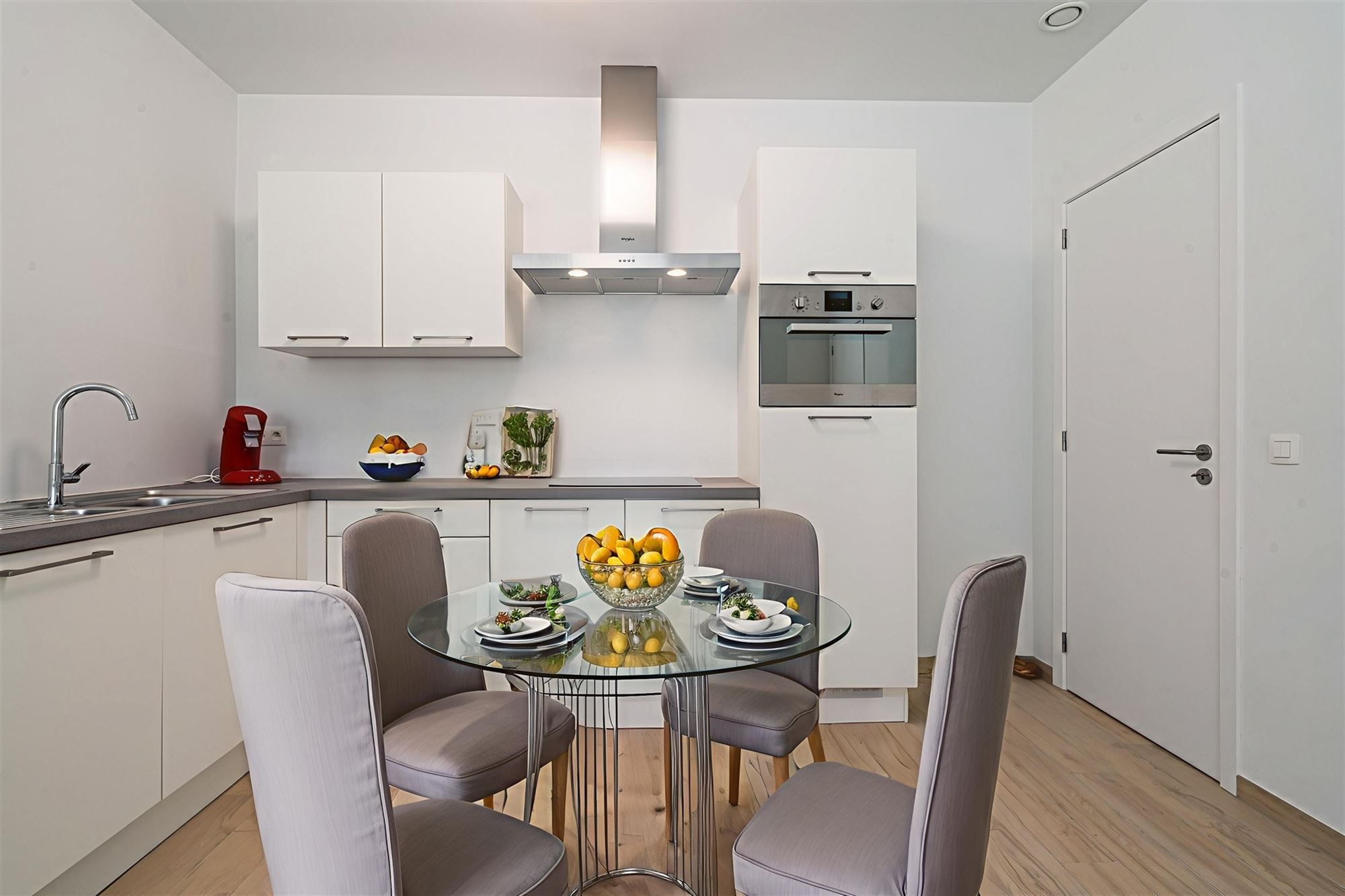 Instapklaar gelijkvloers appartement met ondergrondse autostaanplaats in rustige omgeving foto 6