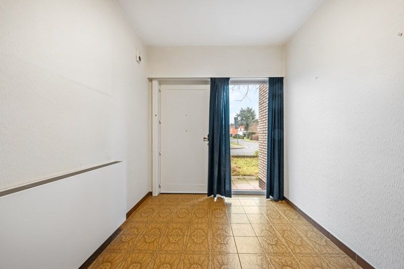 Te koop: ruime bungalow op uitstekende locatie te Sint-Michiels foto 5