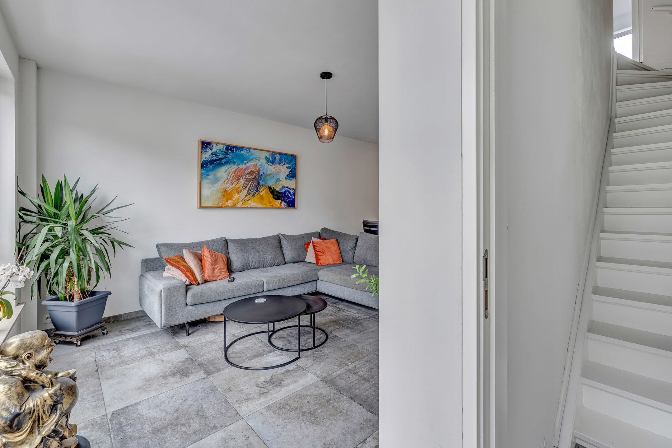 Volledig gerenoveerde bel-etage met ruime garage en terras foto 2