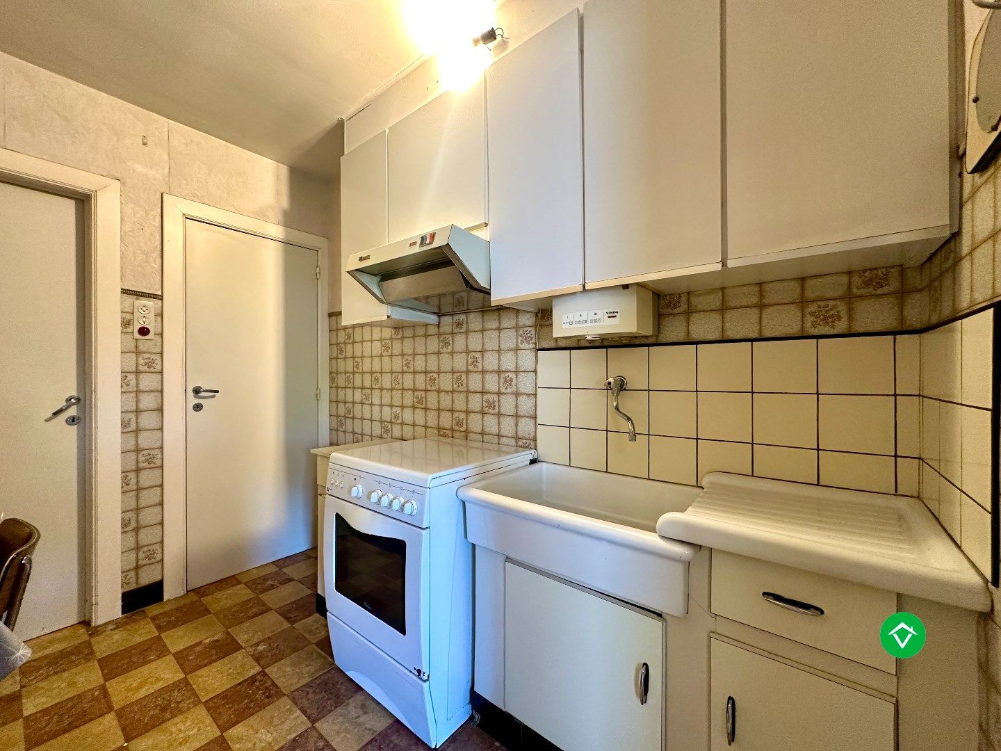 Verzorgde gezinswoning met oprit en 4 slaapkamers op toplocatie in Roeselare foto 6