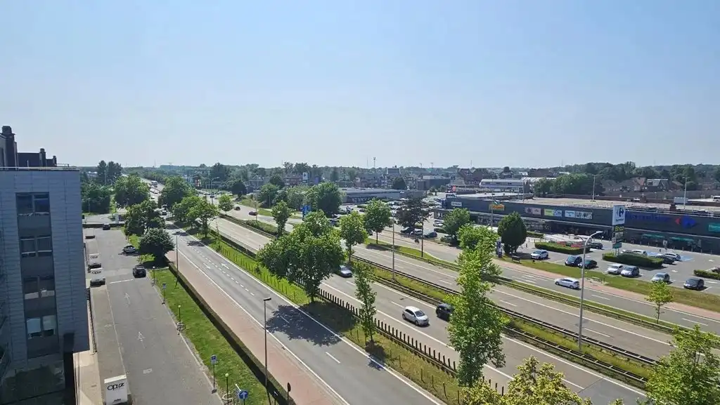 Instapklaar appartement met 2 + 1 slaapkamers. foto 15