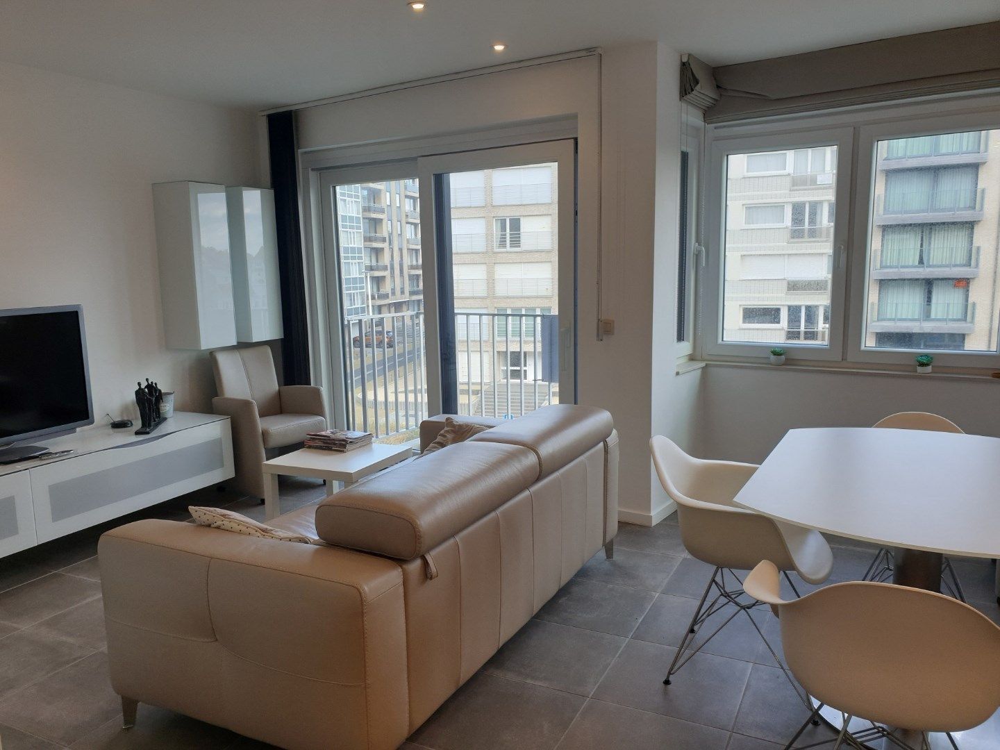 Recent modern 2 slaapkamer -appartement in het centrum van Koksijde en op een boogscheut van de Zeedijk en het strand foto 2