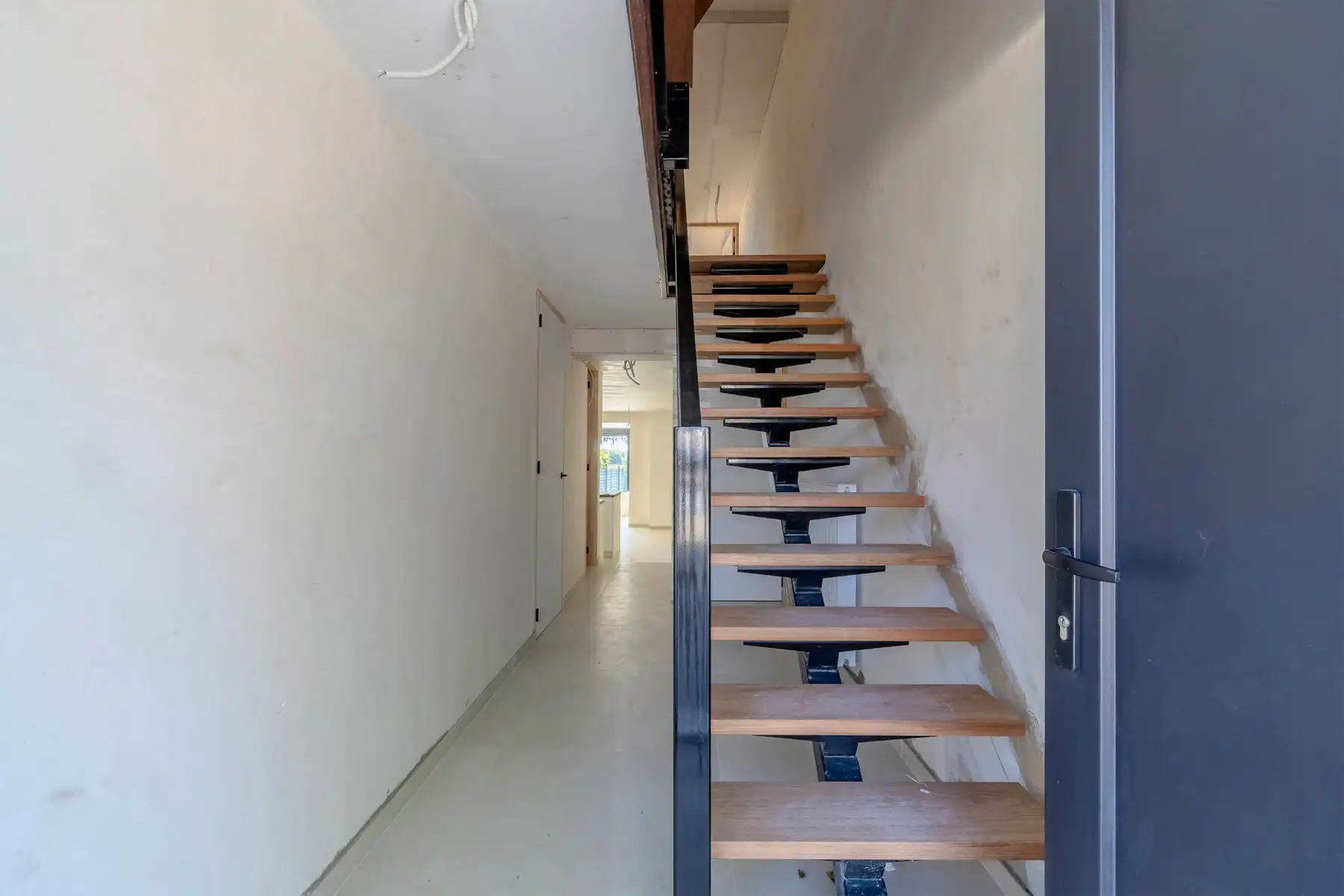 Gerenoveerde woning met 3 slpks, tuin en garage foto 2