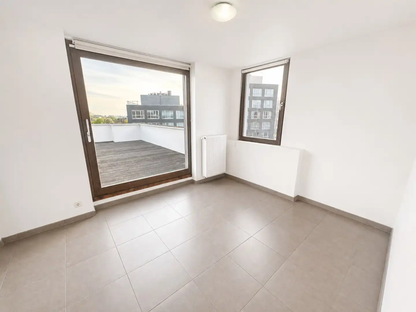 Prachtig gelegen appartement met 2 slpk, zonneterras(sen) en garage, Diksmuide. foto 8