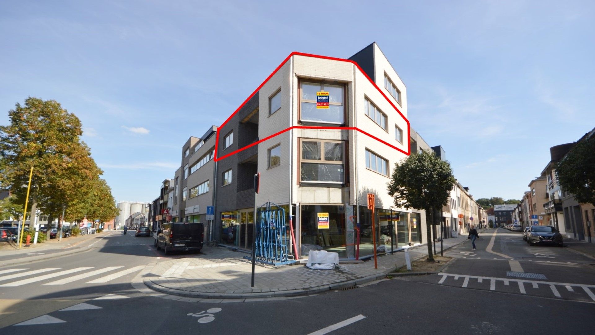 NIEUWBOUW KANTOOR VAN 92 M2 MET PARKING VOOR DE DEUR foto {{pictureIndex}}