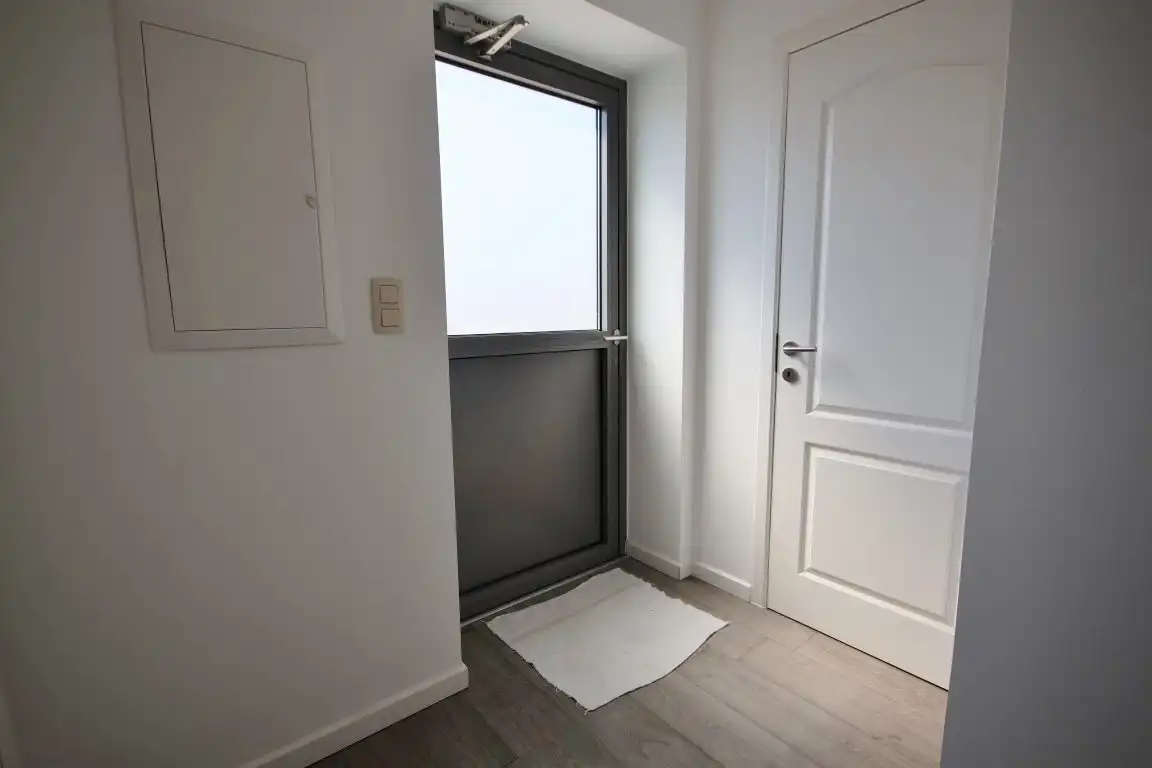 Appartement met 2 slaapkamers, dakterras en parkeer gelegenheid. foto 12