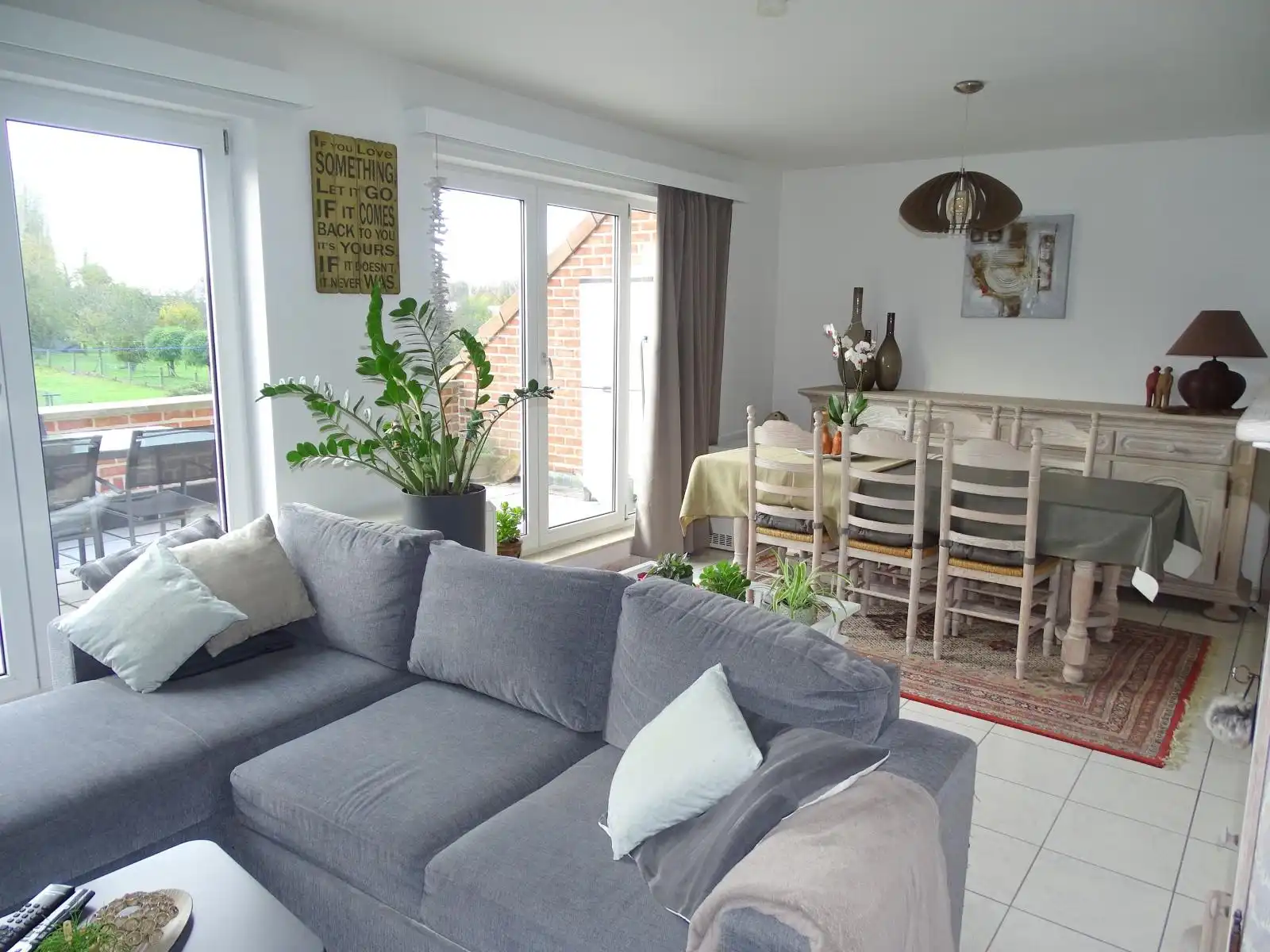 2-slaapkamer app met ruim zongericht terras + parking! foto 3