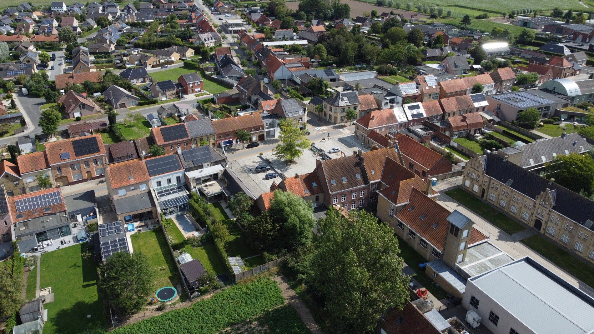 Charmante woning pal in het centrum van Merkem foto 4