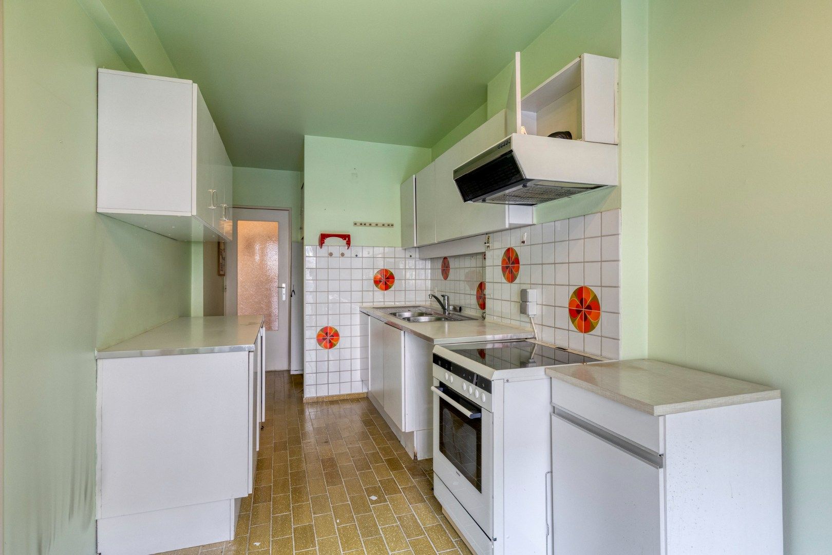 Ruim appartement met 2 slaapkamers, kelder en garage foto 5