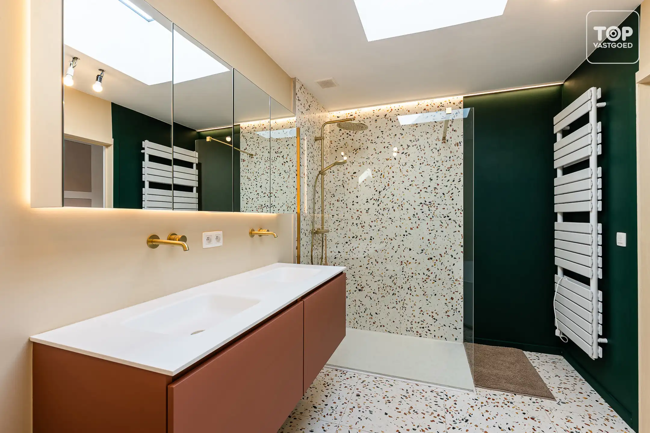 Gerenoveerde woning in een rustige buurt foto 16