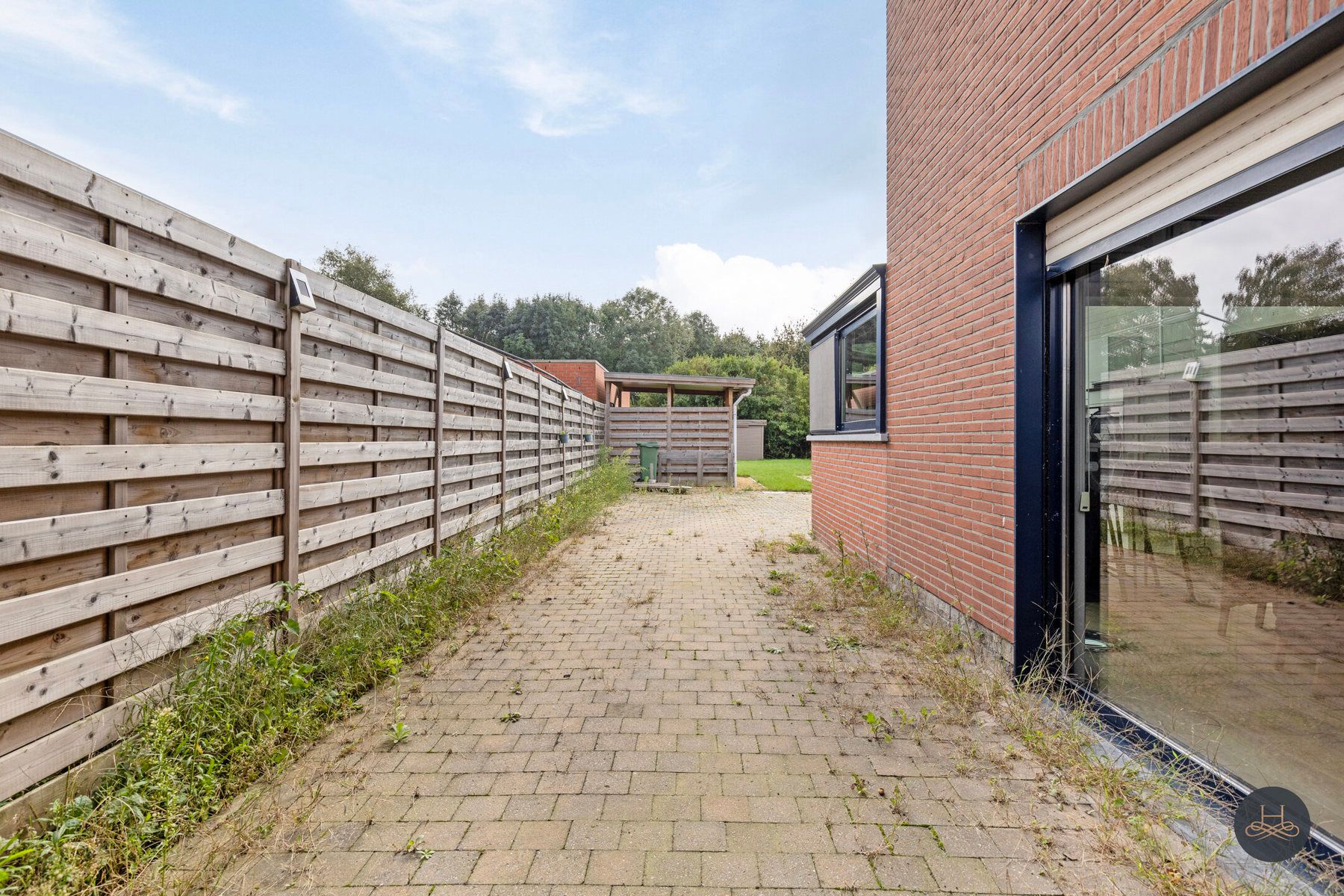 Instapklare halfopen woning in een rustige straat  foto 22