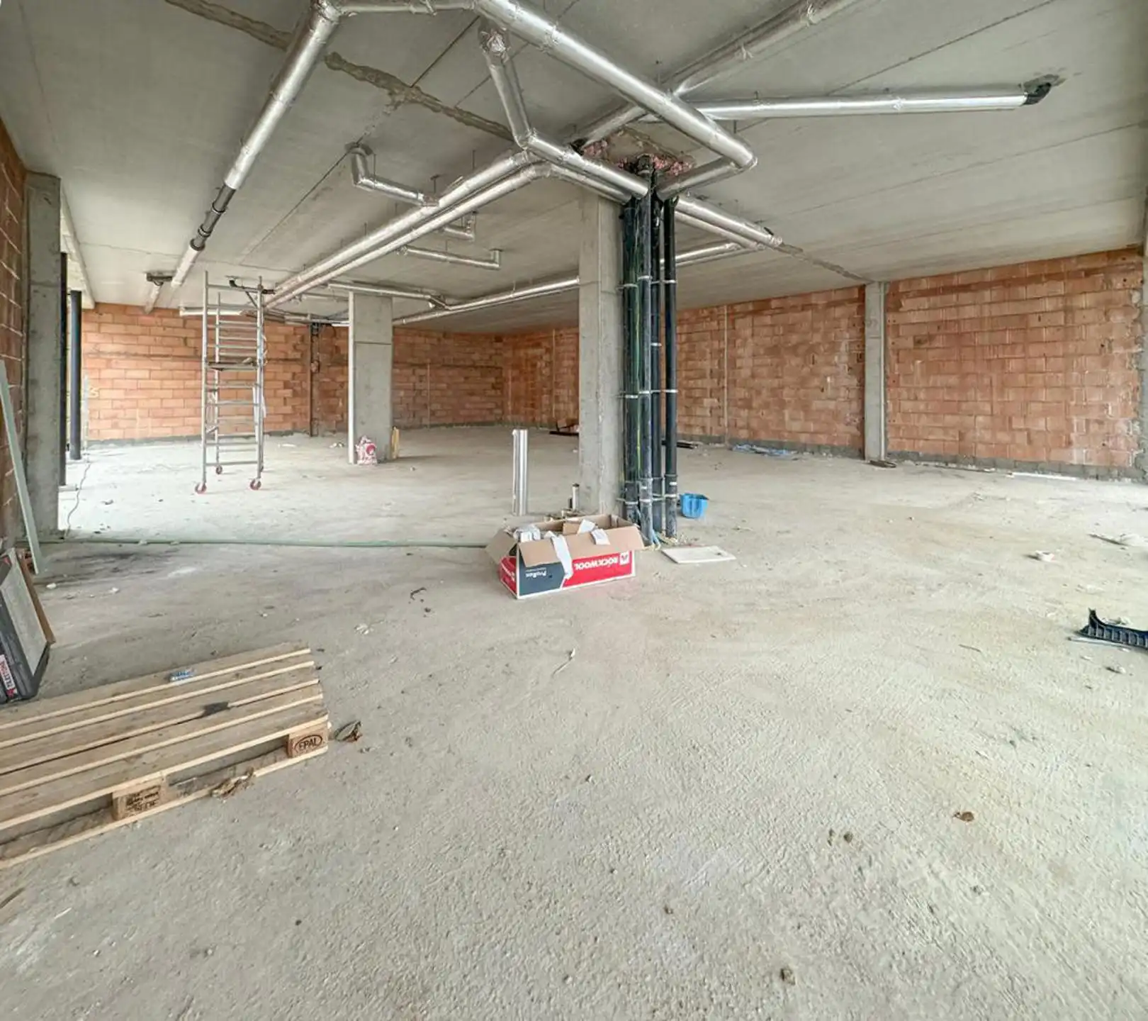 Kantoor - handelsgelijkvloers (250m²) in het centrum van Ham foto 6