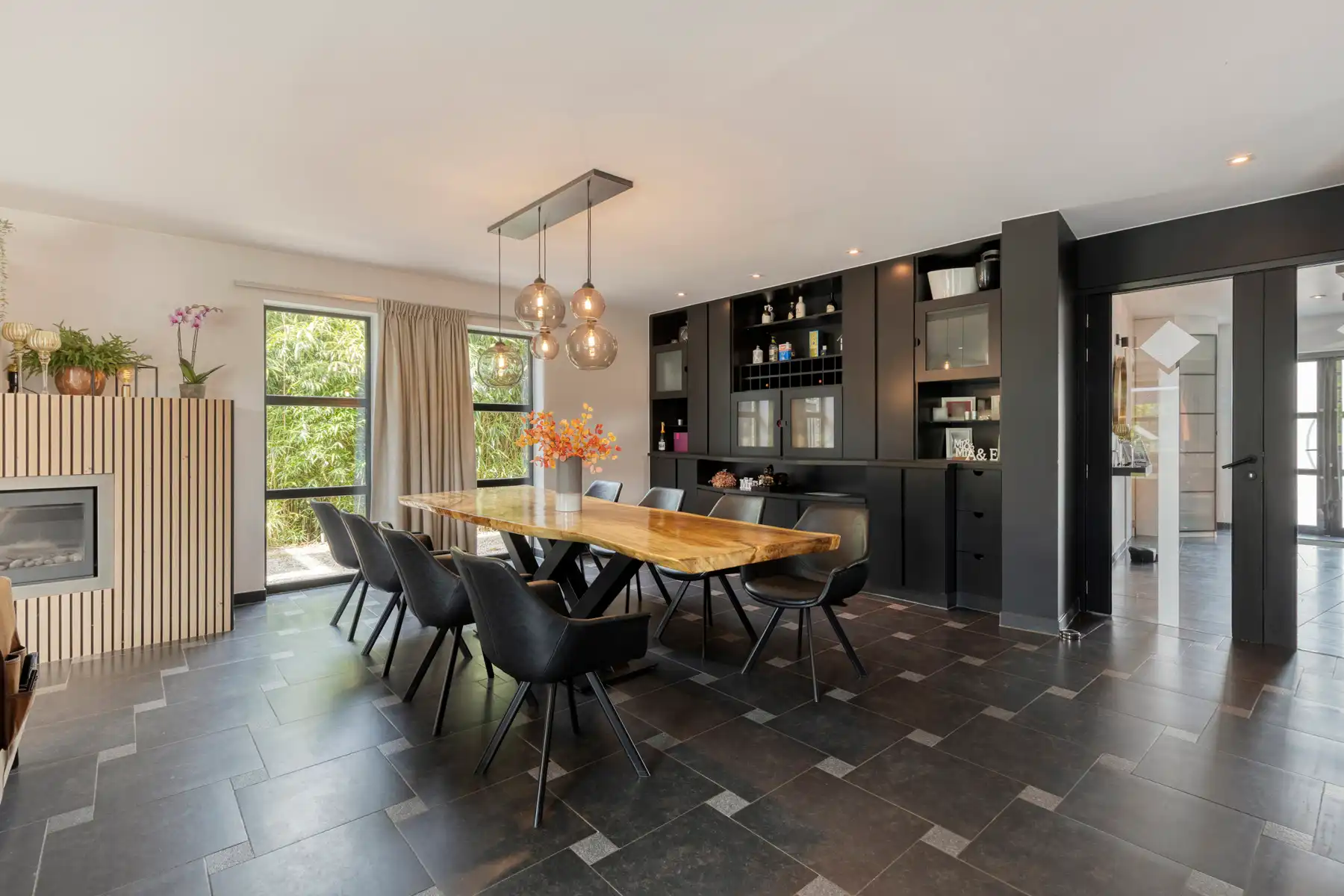 TE KOOP - Villa met 5 slaapkamers en 2 badkamers uit 2001 foto 7