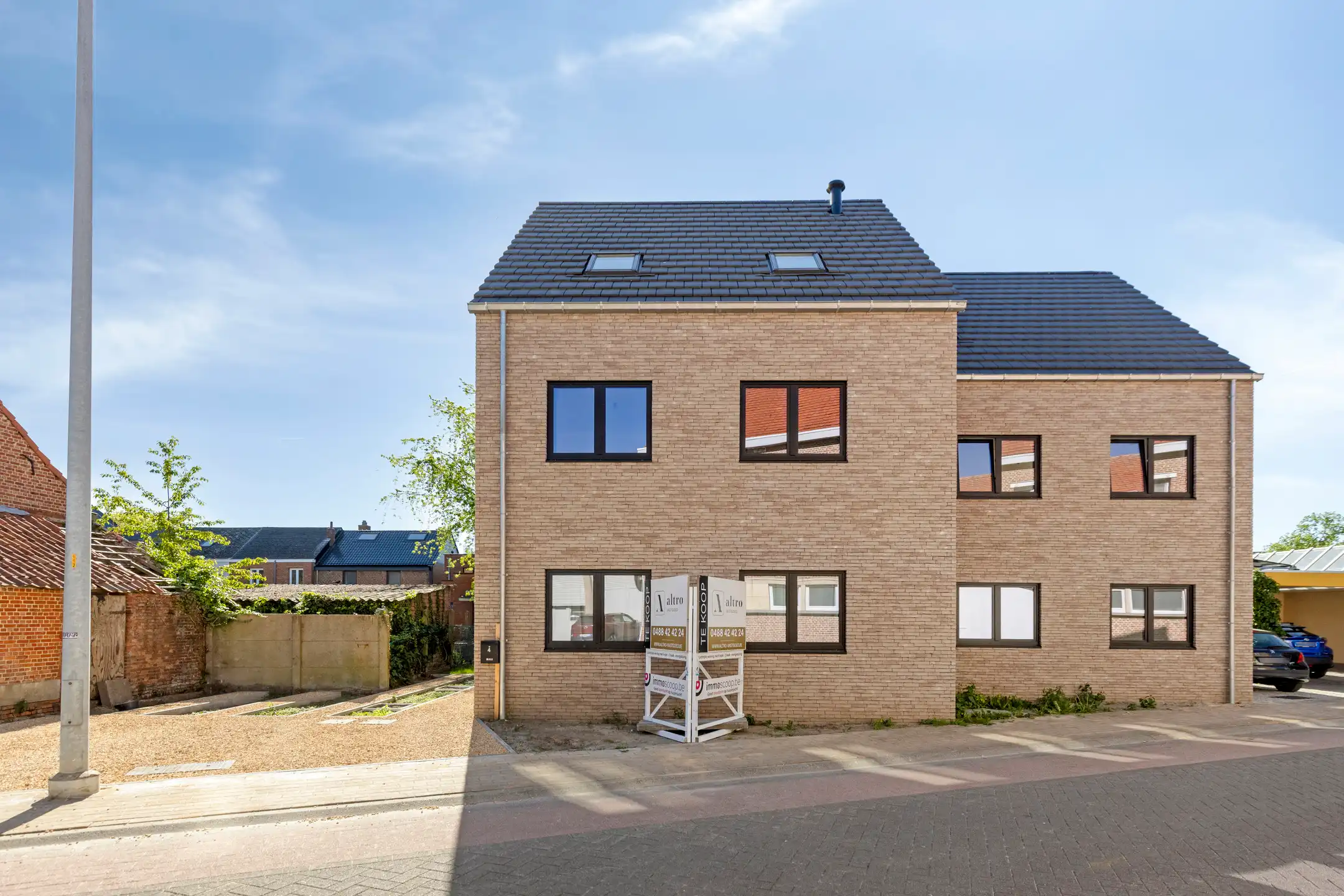 Trendy en lichtrijke woning met VEEL potentiëel foto {{pictureIndex}}