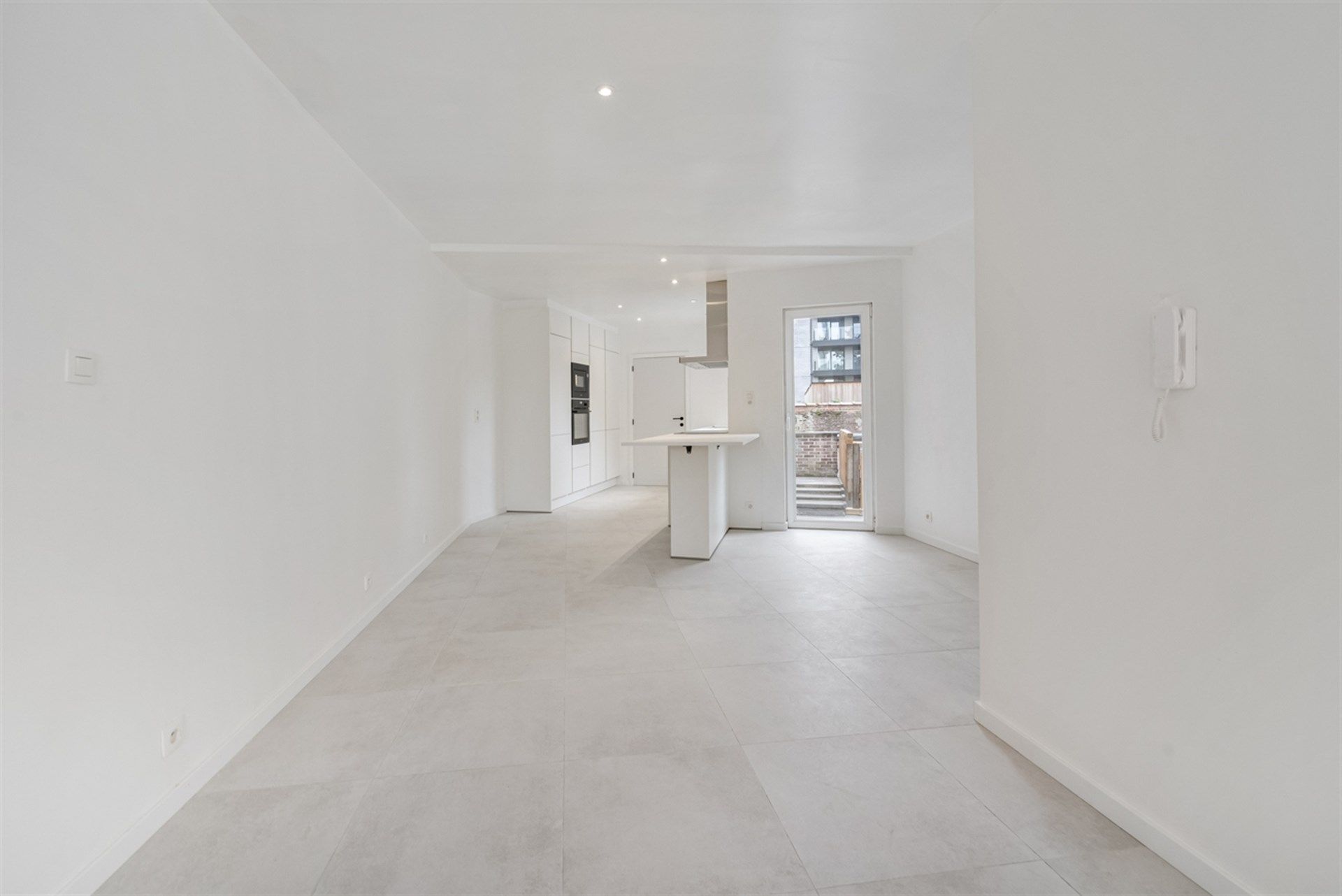 Instapklaar en volledig vernieuwd appartement met ruim terras in het hart van de stad foto 5