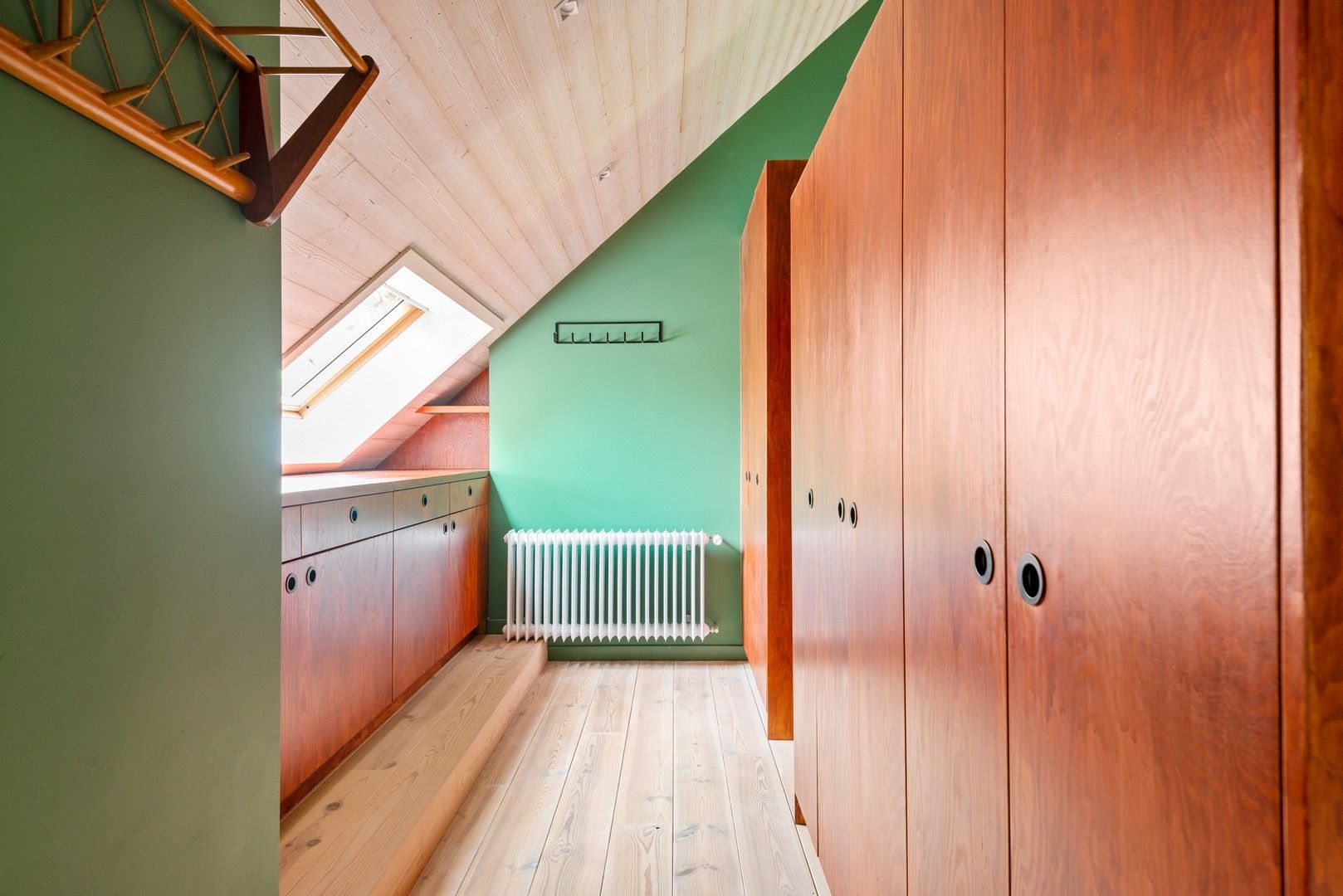 Stijlvolle, vrijstaande villa met zonnige tuin en zwemvijver foto 20