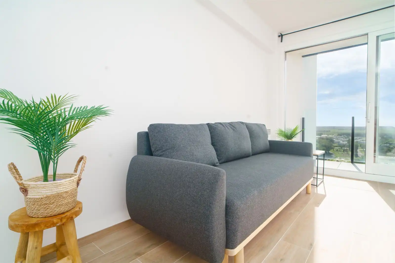 Gerenoveerde studio met zonneterras foto 6