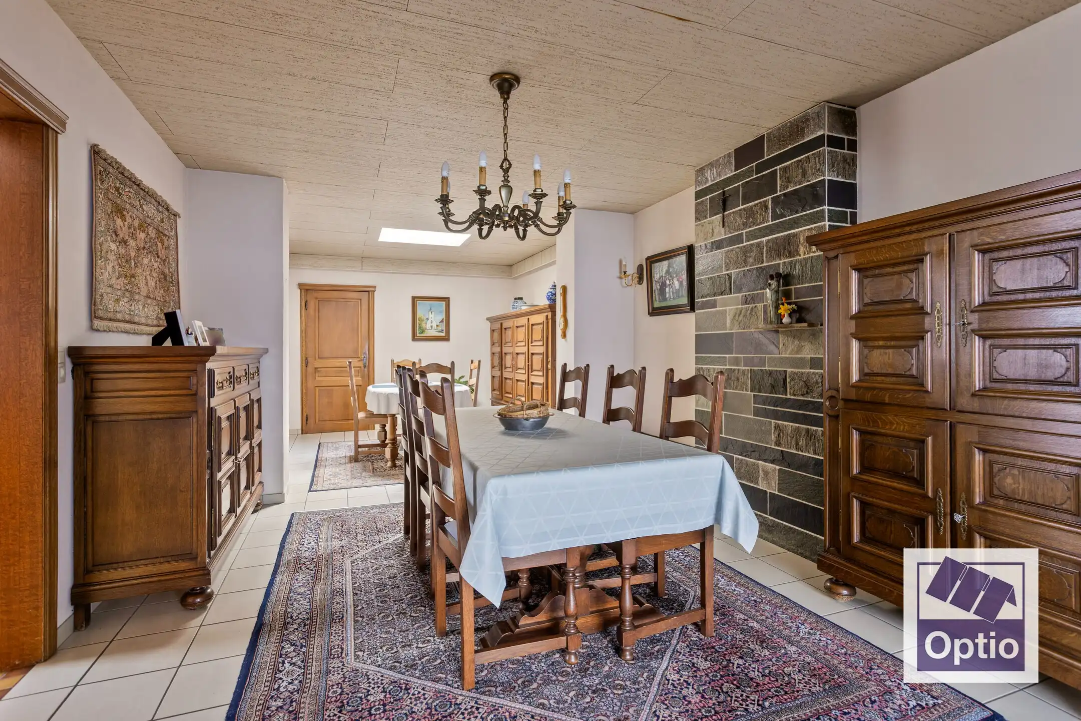 Woning met 5 slaapkamers en grote tuin. foto 11