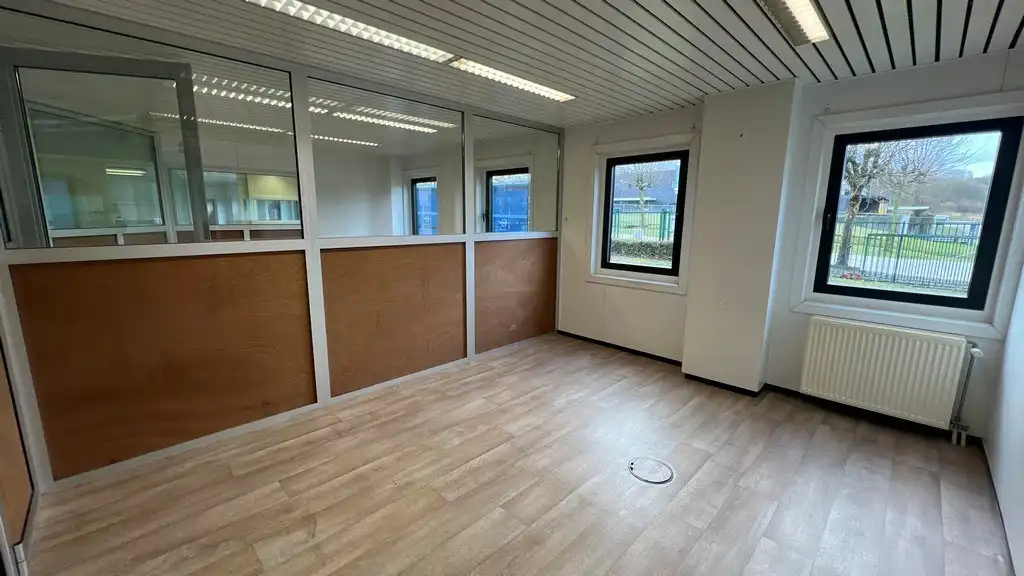 Bedrijfspand te koop – Industriezone Klein Frankrijk, Ronse foto 18