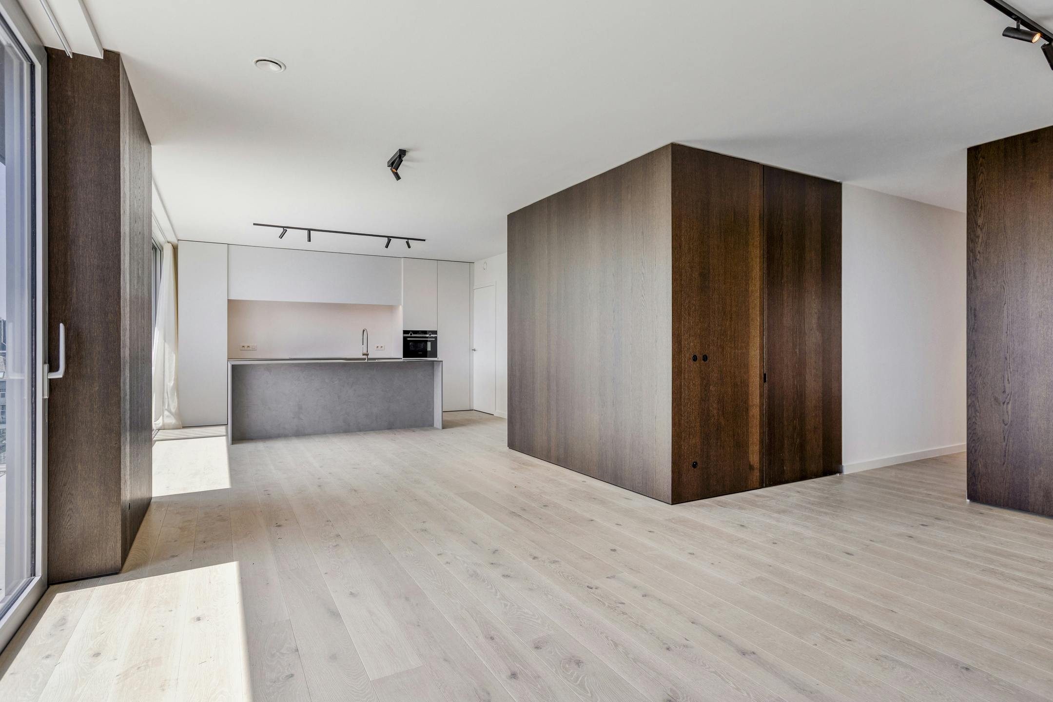 Ruim nieuwbouw appartement (147m²) met 3 slaapkamers foto 2